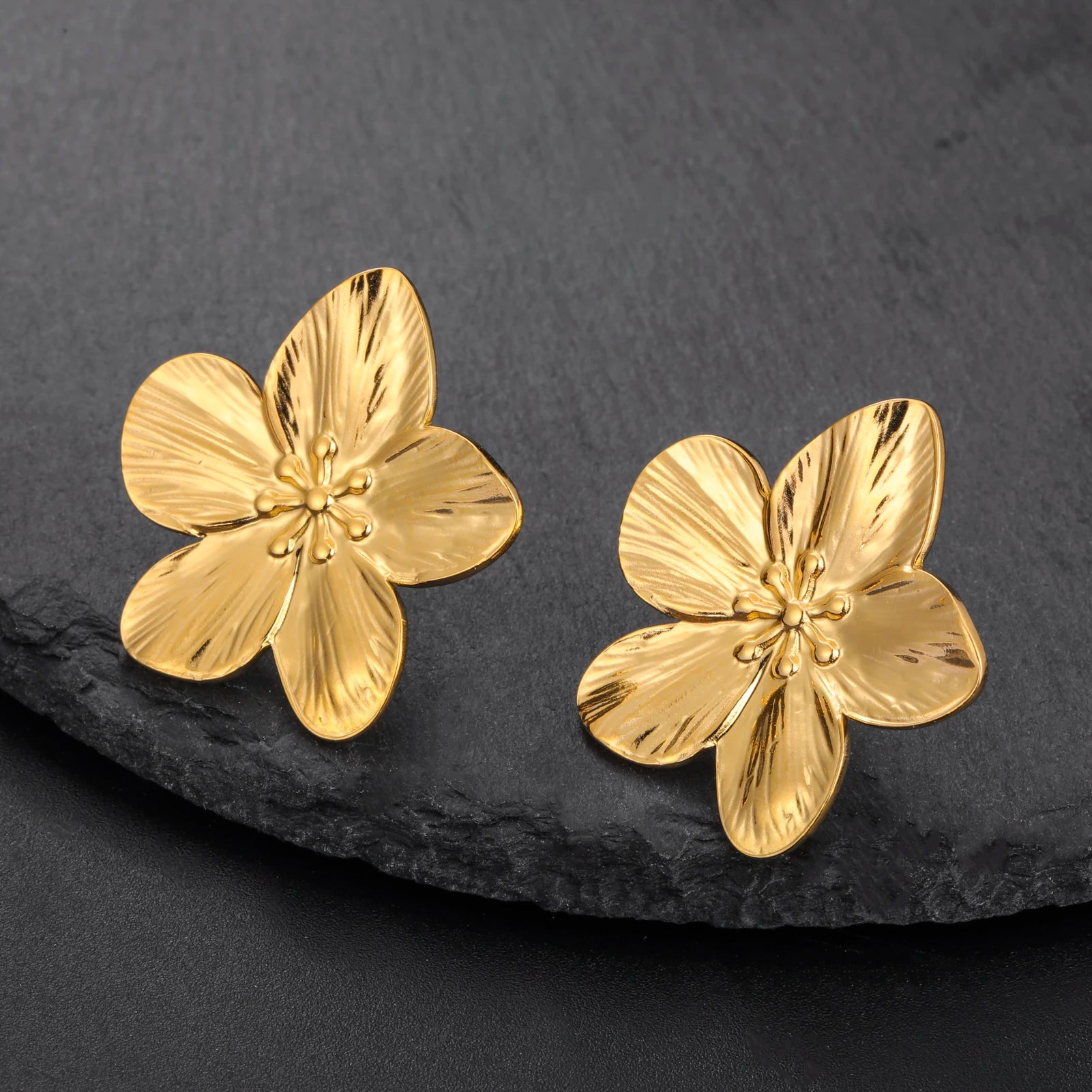 Unift Vintage Metal Flower Stud Earrings for Women Bohemian Gold Color Stainless Steel Earring Statement Stylish Simple Jewelry