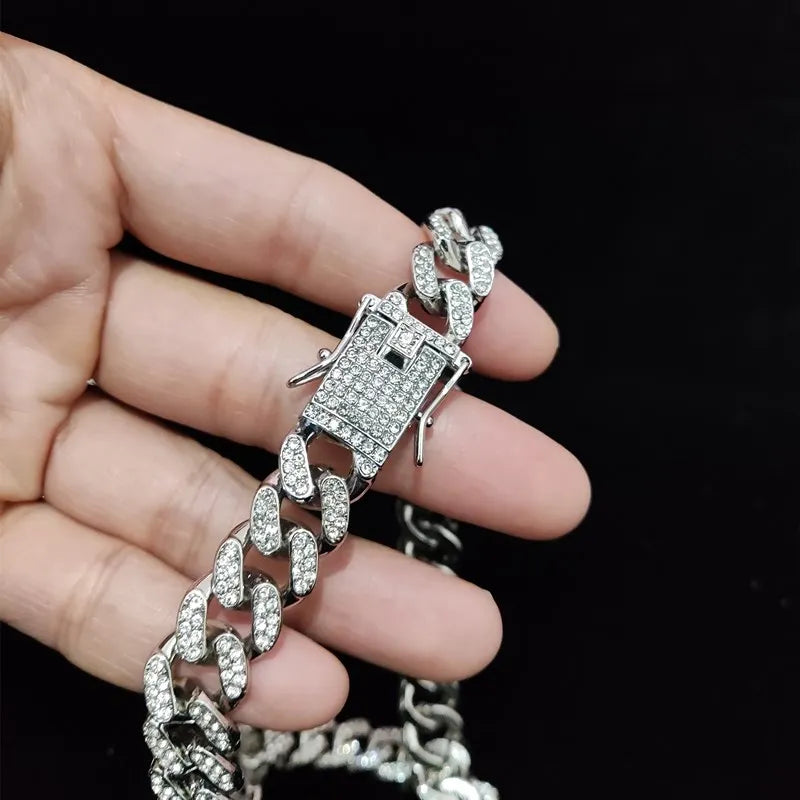 Men Women Hip Hop Bite Lip Shape Pendant Necklace with 13mm Crystal Cuban Chain Iced Out Bling HipHop Necklaces Fashion Jewelry