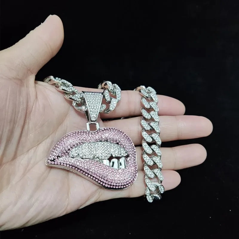 Men Women Hip Hop Bite Lip Shape Pendant Necklace with 13mm Crystal Cuban Chain Iced Out Bling HipHop Necklaces Fashion Jewelry