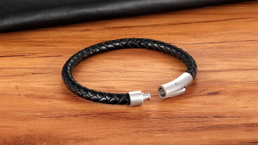 XQNI New Classic Style Men Leather Bracelet Simple Black Stainless Steel Button Neutral Accessories Hand-woven Jewelry Gifts