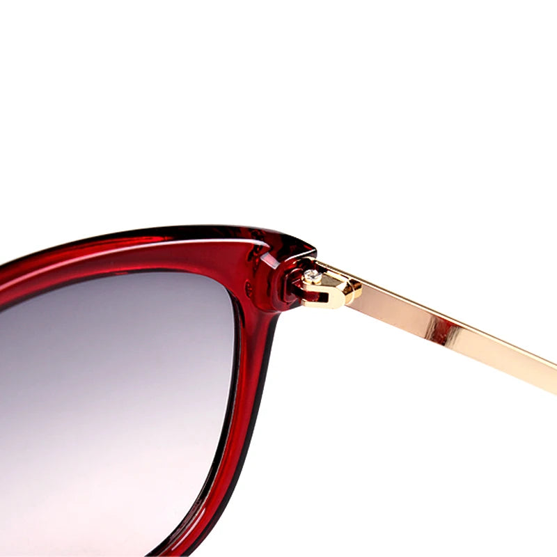 2025 Fashion Classic Vintage Cat Eye Sunglasses - Metal Decorate Women