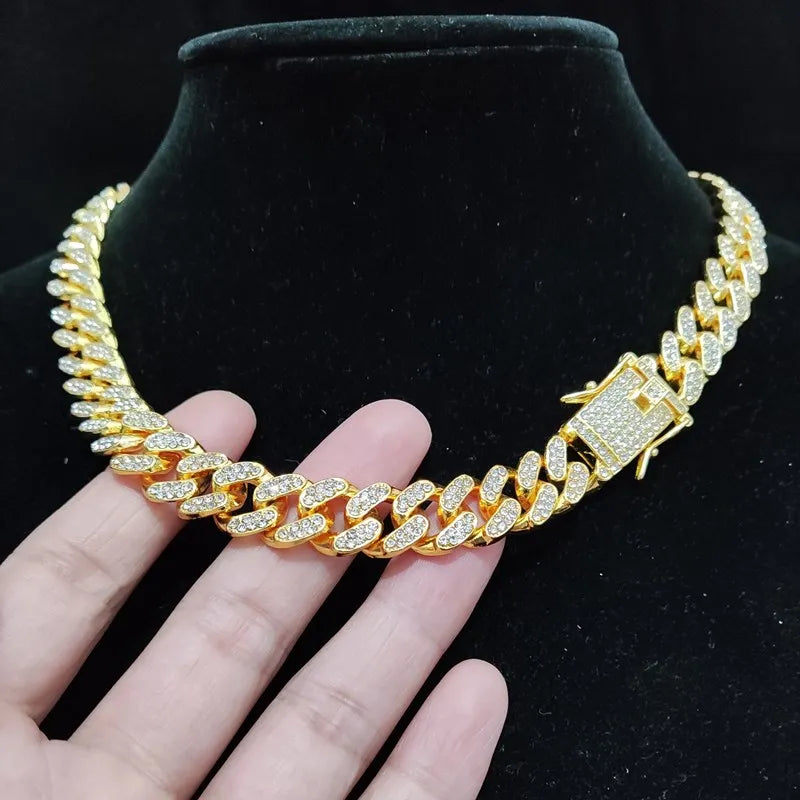 Men Women Hip Hop Bite Lip Shape Pendant Necklace with 13mm Crystal Cuban Chain Iced Out Bling HipHop Necklaces Fashion Jewelry