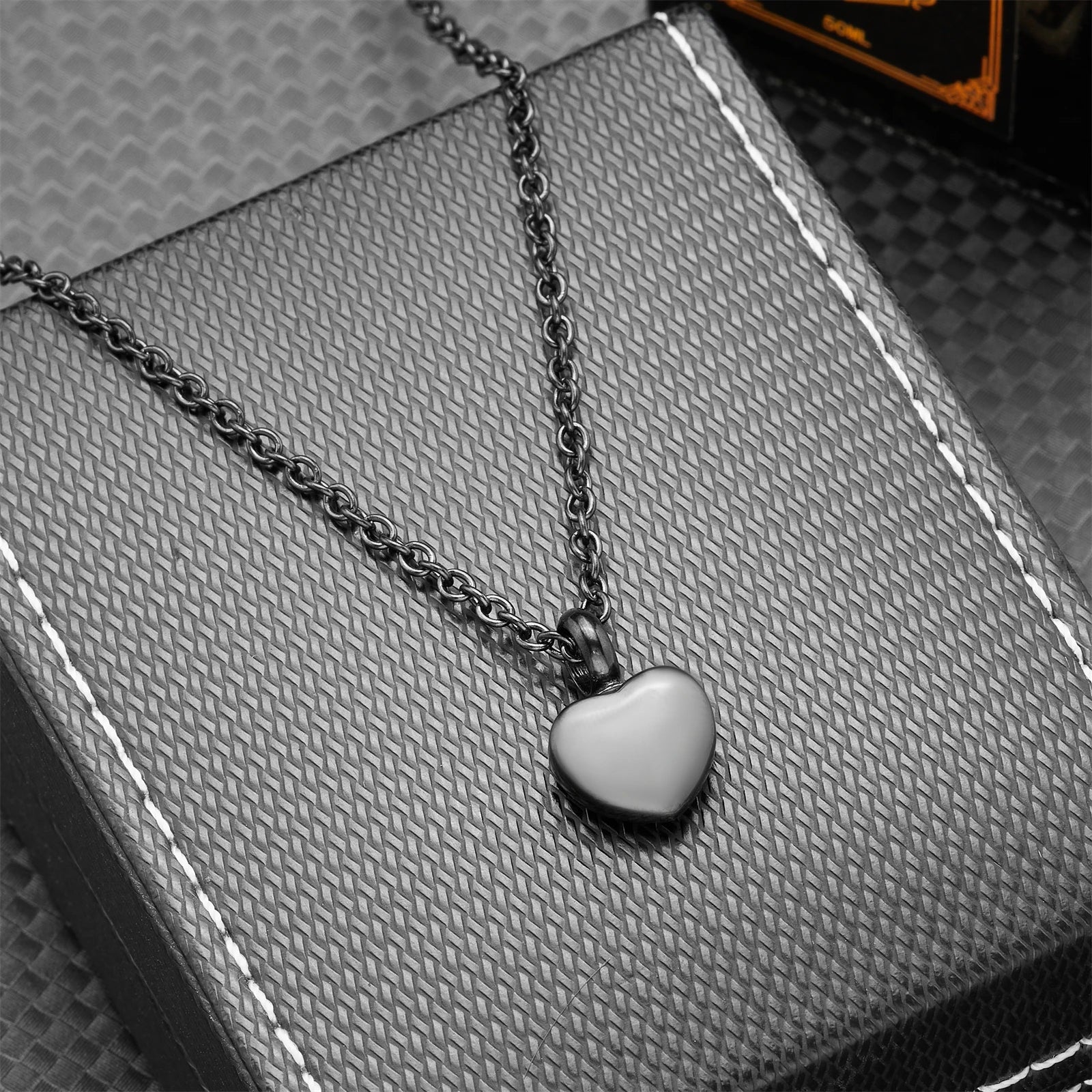 Delicate Heart Memorial Urn Pendant - Stainless Steel Cremation Jewelry for Human Ashes, Eternal Keepsake Necklace for Loved One