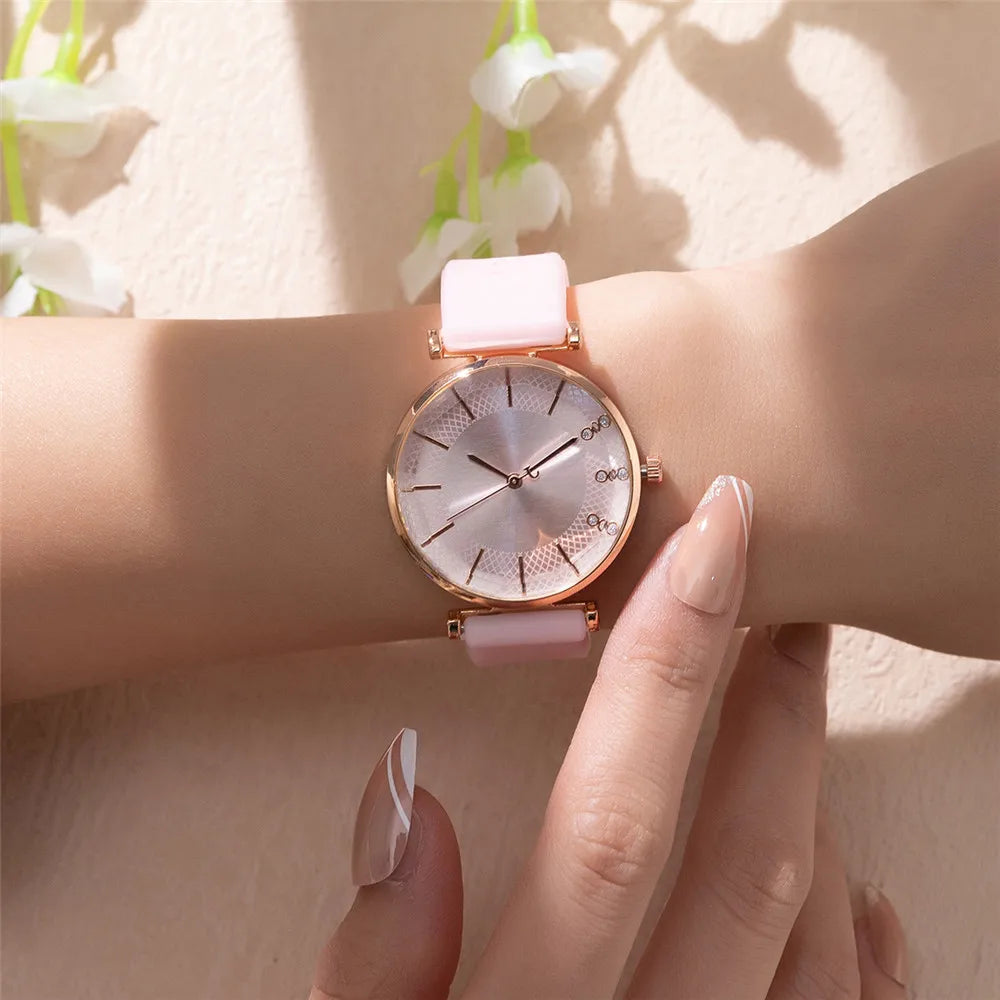 Fashion Diamond Ladies Quartz Watch - Silicone Strap Sports Dress Watch