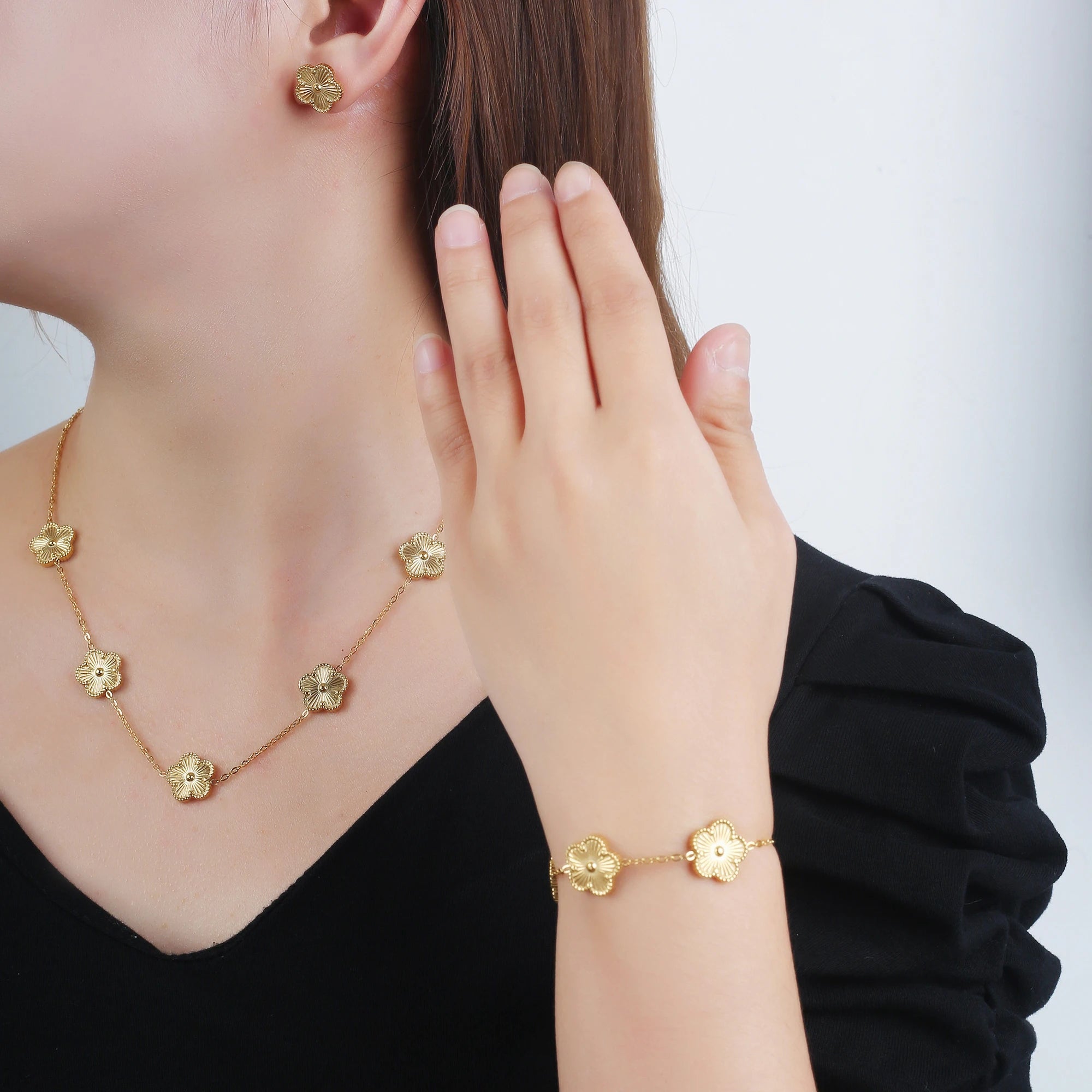 4pcs Bracelet Necklace Earrings Ring Stainless Steel Five Leaf Flower Jewelry Set Classic for Woman New Fashion Jewelry Clover
