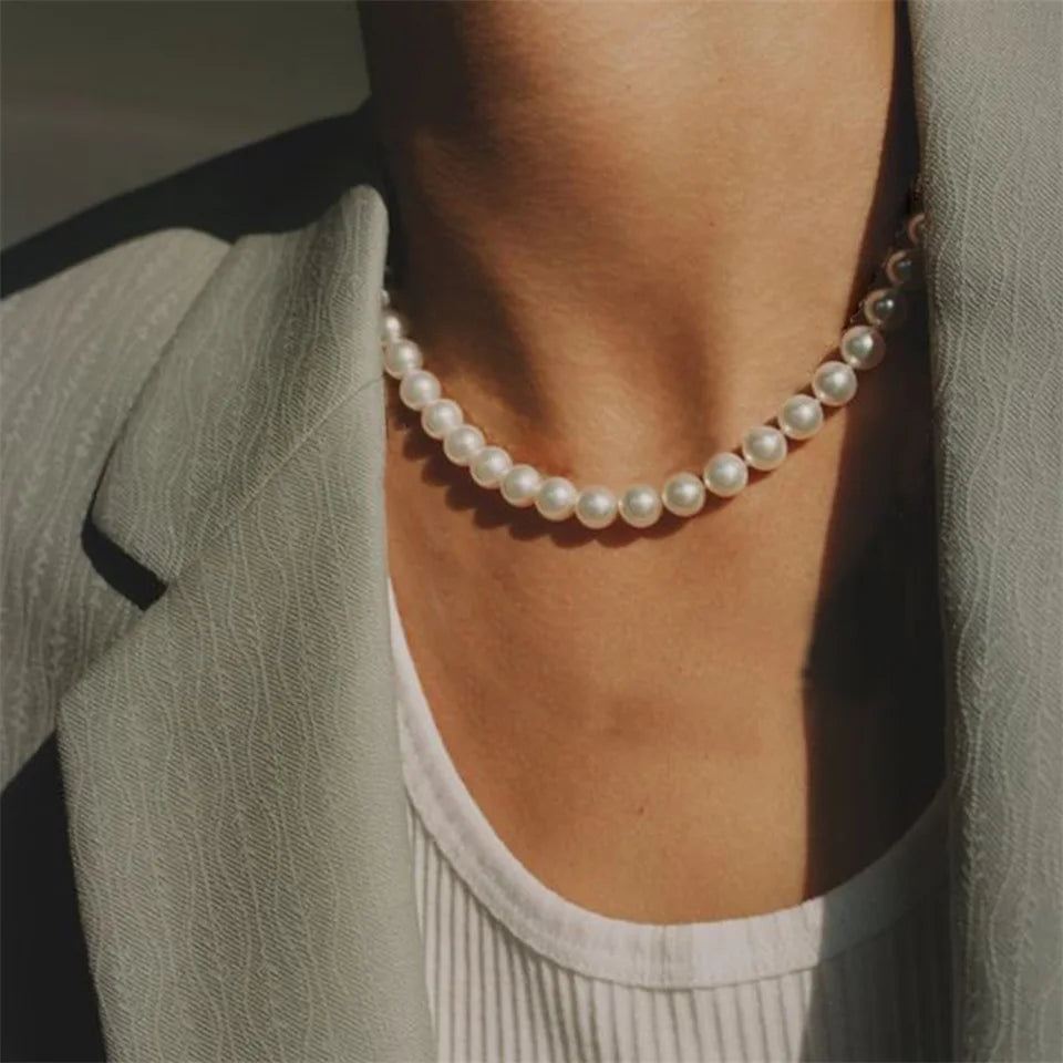 eManco New Imitation Pearl Necklaces Round Multi Size White Pearl Stainless Steel Necklace Women's Collarbone Chain