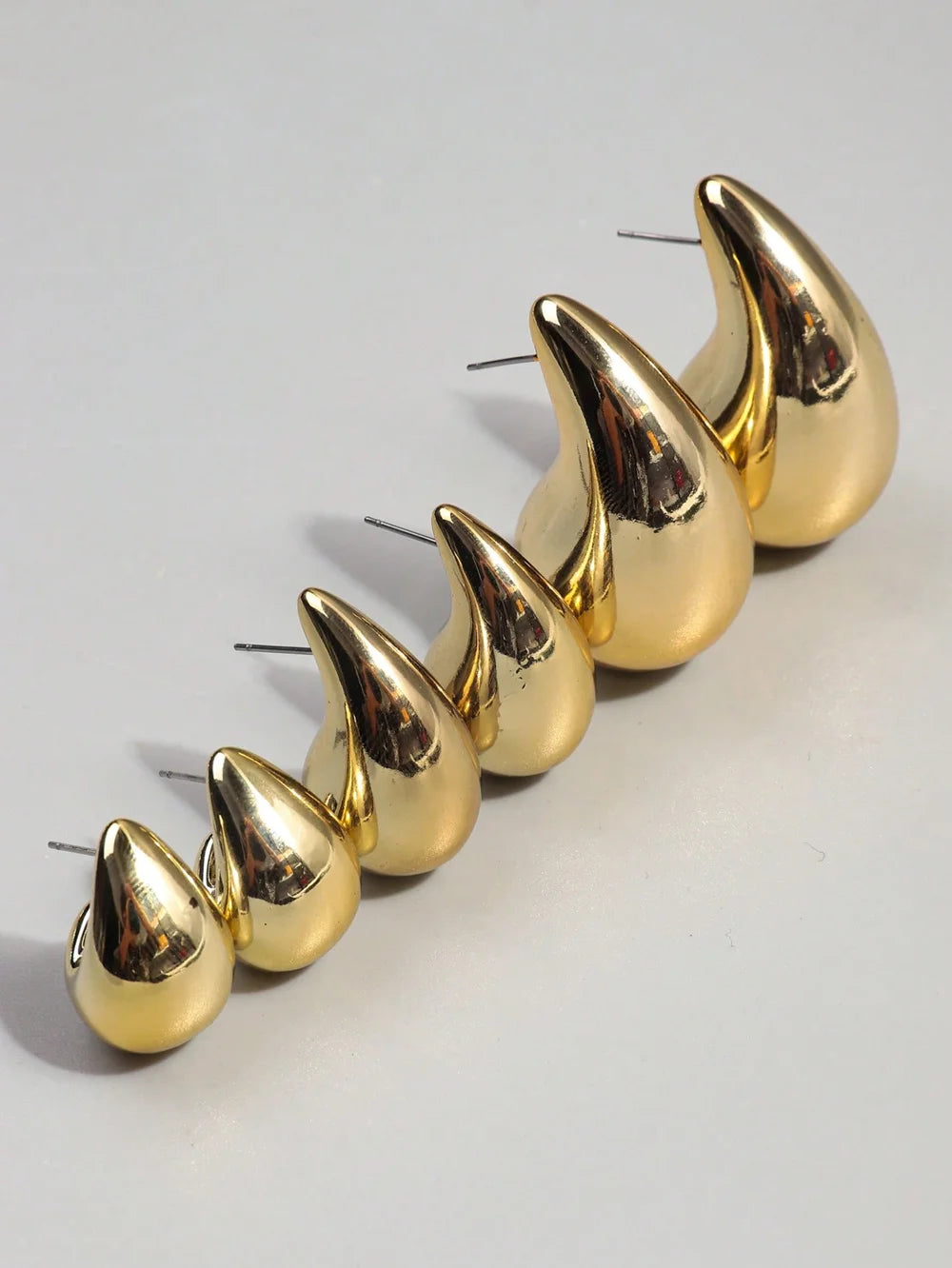 3 Pairs Trendy Acrylic Gold Color Chunky Waterdrop Dupes Drop Earrings for Women Personality Glossy Teardrop Earring Jewelry