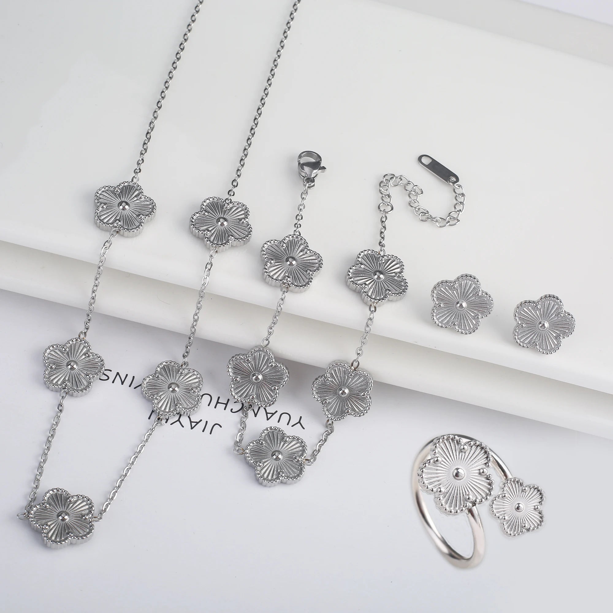 4pcs Bracelet Necklace Earrings Ring Stainless Steel Five Leaf Flower Jewelry Set Classic for Woman New Fashion Jewelry Clover