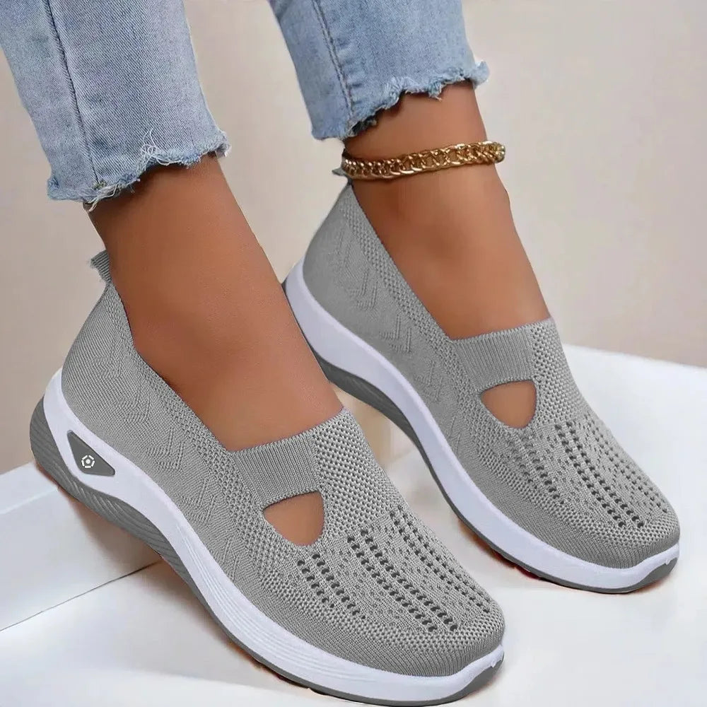 Comfortable Summer Shoes for Elderly Women Breathable Anti Slip Soft Sole Casual Walking Shoes Middle Aged Ladies Flat Sandals
