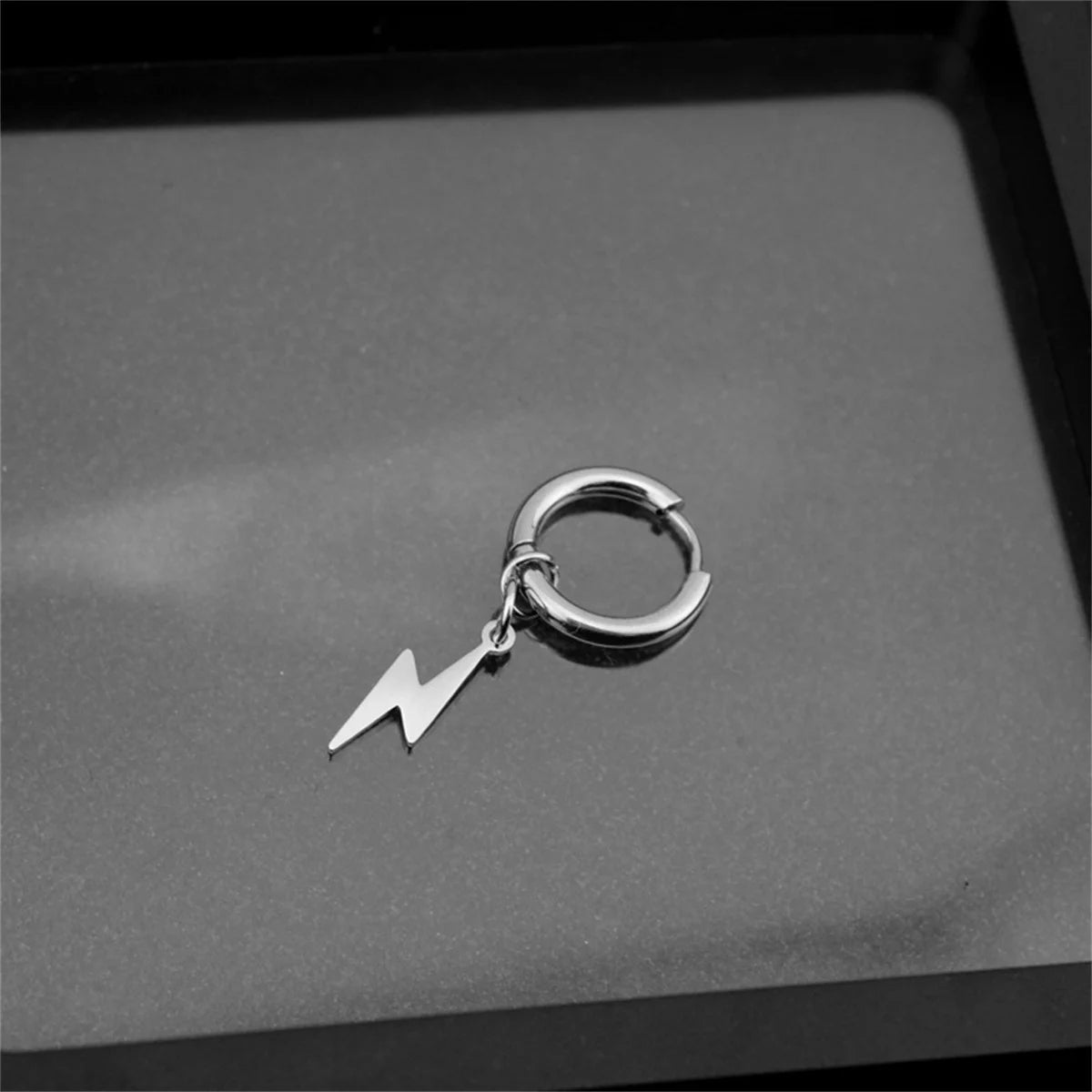 1PC Stainless Steel Imitation Pearl Beads Hoop Dangle Earrings For Men Women Vintage Punk Lightning Circle Earrings Jewelry Gift