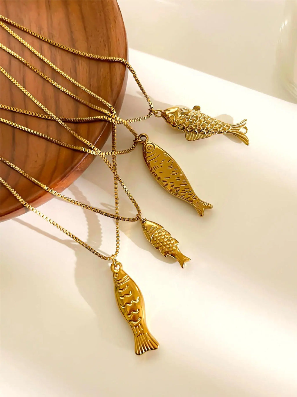 1/2pcs/Lot Cute Stainless Steel Gold Plated Small Fish Pendant Necklace for Women New Waterproof Beach Party Jewelry Summer Gift