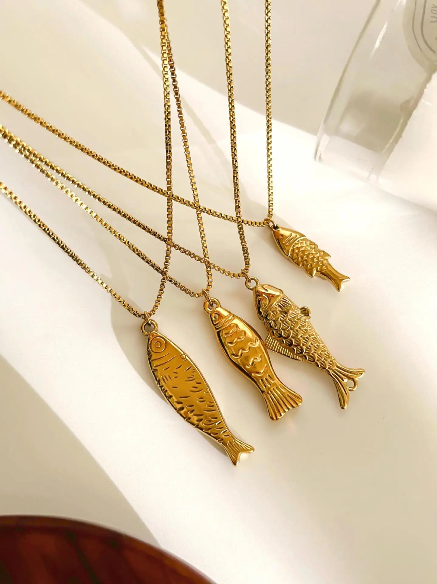 1/2pcs/Lot Cute Stainless Steel Gold Plated Small Fish Pendant Necklace for Women New Waterproof Beach Party Jewelry Summer Gift