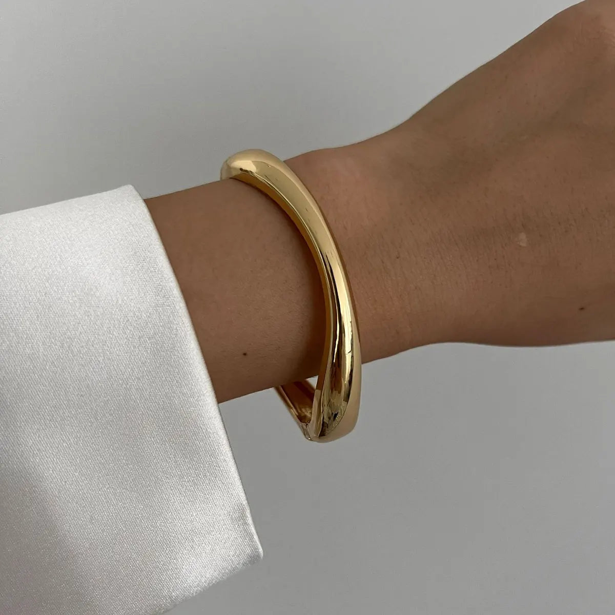 KMVEXO Hiphop Exaggerated Wide Cuff Bangle Manchette Vintage Punk Irregular Glossy Gold Color Bracelet Bangles Women Men Jewelry