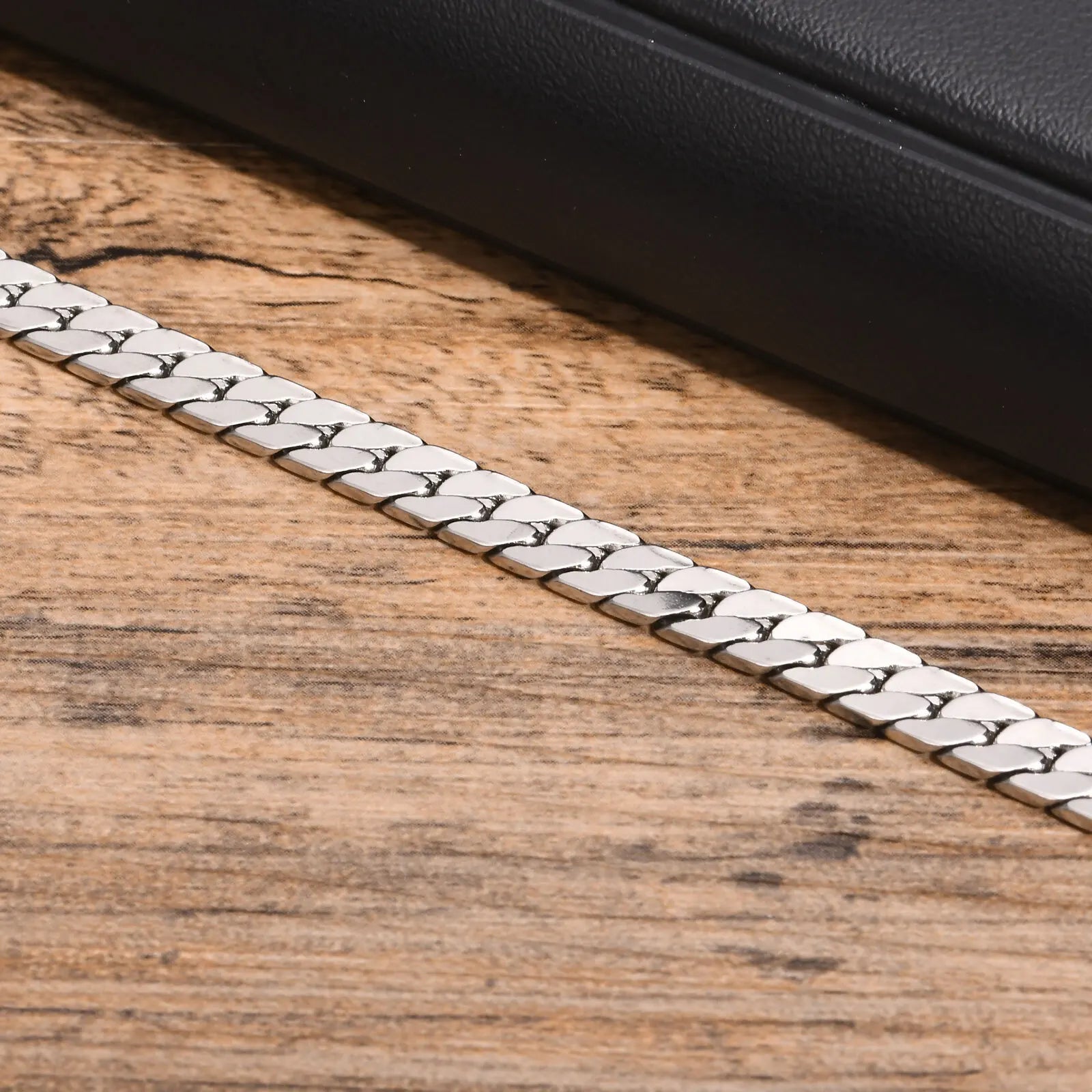 Vnox Waterproof Cuban Chain Bracelets for Men Women, Never Fade Simple Stainless Steel Flat Miami Curb Link Chain Wristband