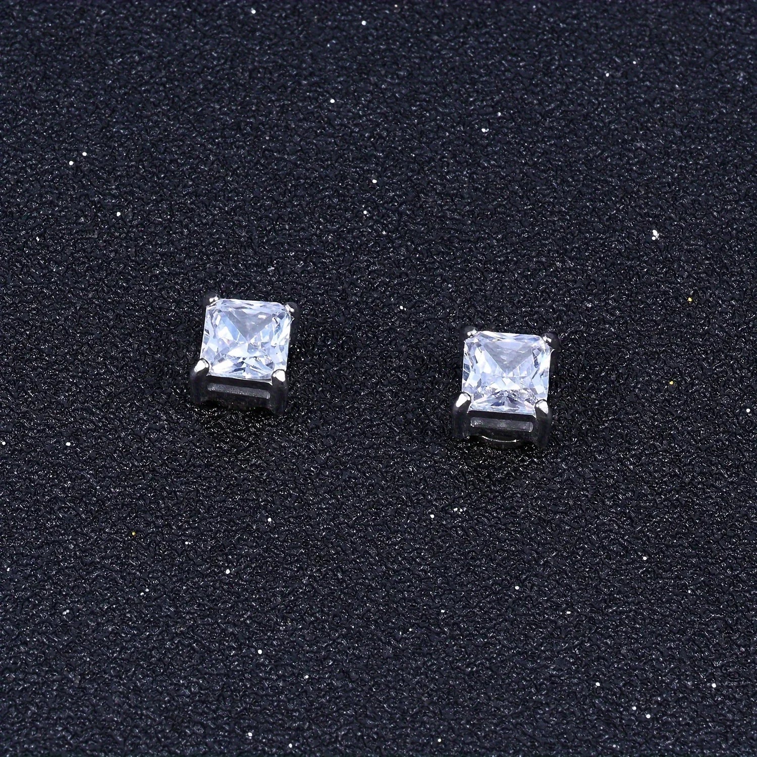 1 Pairs Crystal Strong Magnetic Ear Stud Clip Earrings for Men Women Punk Round Zircon Magnet Earrings Non Piercing Jewelry