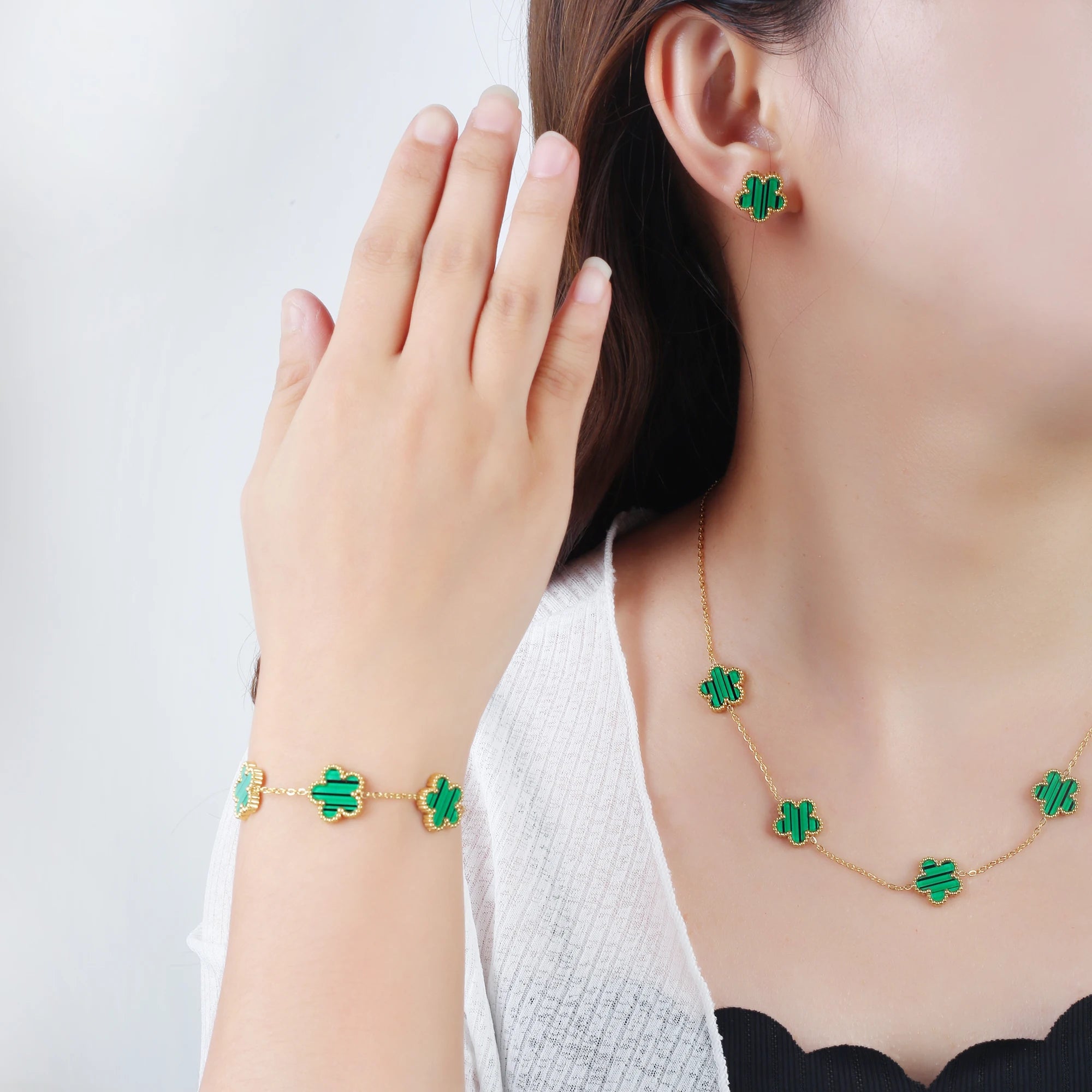 Hot Sale Stainless Steel Plum Blossom Gold Plated Bracelet High Quality Five Leaf Flower Jewelry Simple For Woman Gift Clover