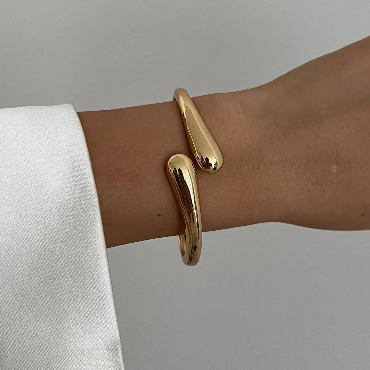 KMVEXO Hiphop Exaggerated Wide Cuff Bangle Manchette Vintage Punk Irregular Glossy Gold Color Bracelet Bangles Women Men Jewelry