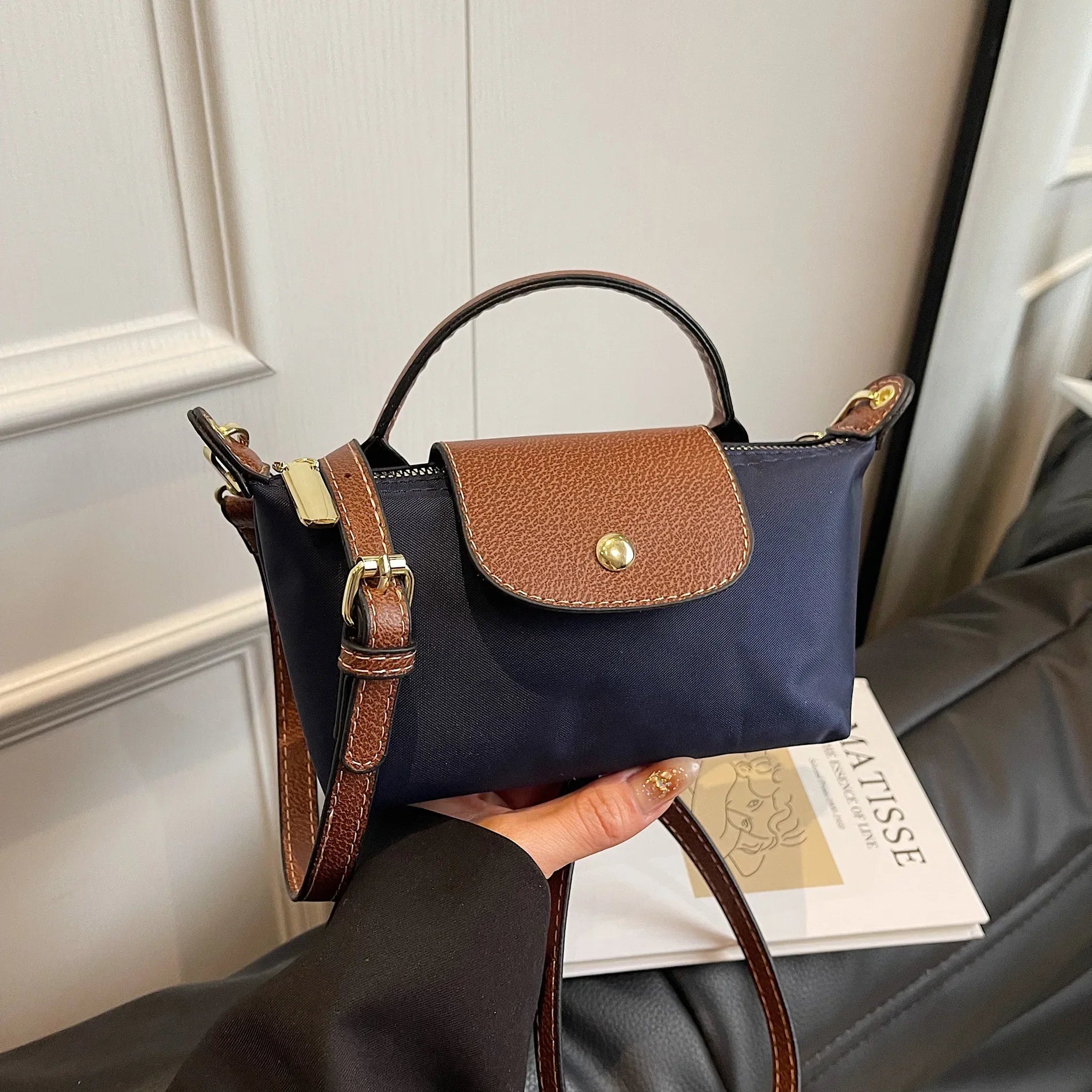 Retro Fashion Nylon Dumpling Bag Women's Crossbody Handbag Soft Polyester Lining Zipper Closure Shoulder Bag Handbag