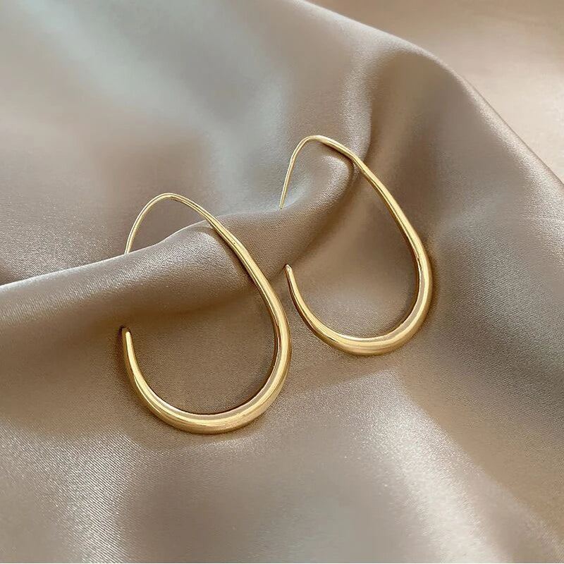 Hot Sale Geometric Oval Hoop Earrings for Women Simple Desgin Earrings Party Wedding Fashion Jewelry Accessories 2024
