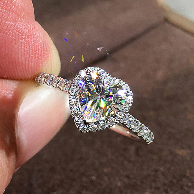 Huitan Luxury Heart Zirconia Finger Ring Female Wedding Band Multiple Colors Crystal Stone Accessories Lady Engagement Jewelry