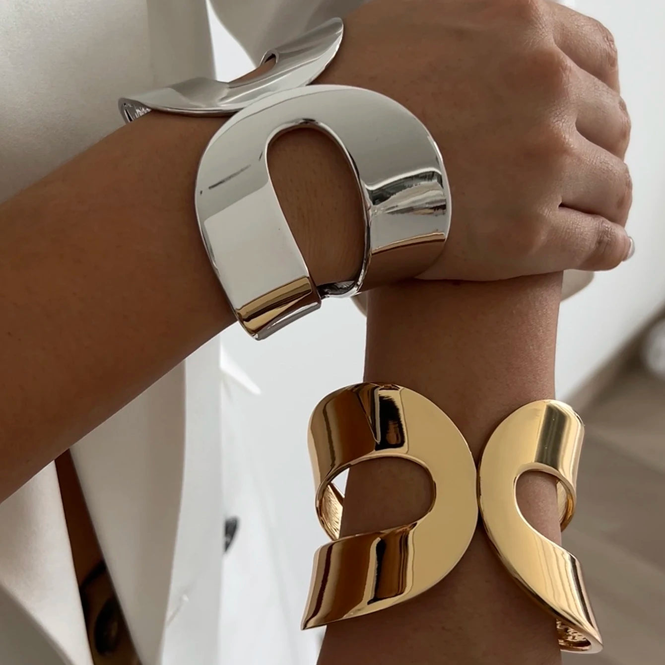 Ingemark 4 Styles Exaggerated Punk Smooth Big Chunky Open Cuff Bangles for Women Gold Color Spring Bracelets Men Hand Jewelry