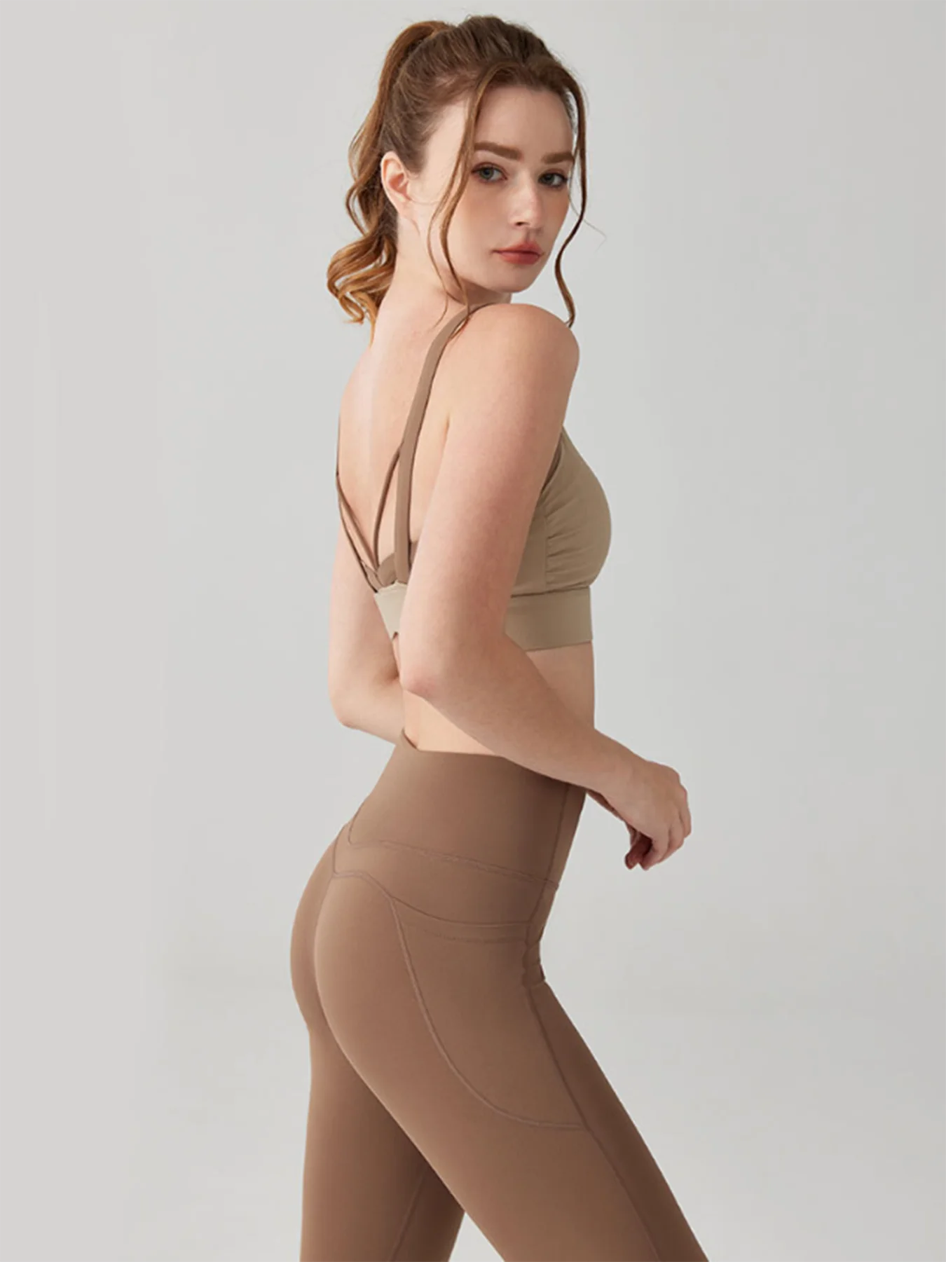High Intensity Color Blocking Cross Back Integrated Yoga Set 2PCS Sports Underwear High Waist and Hip Lifting Fitness Leggings