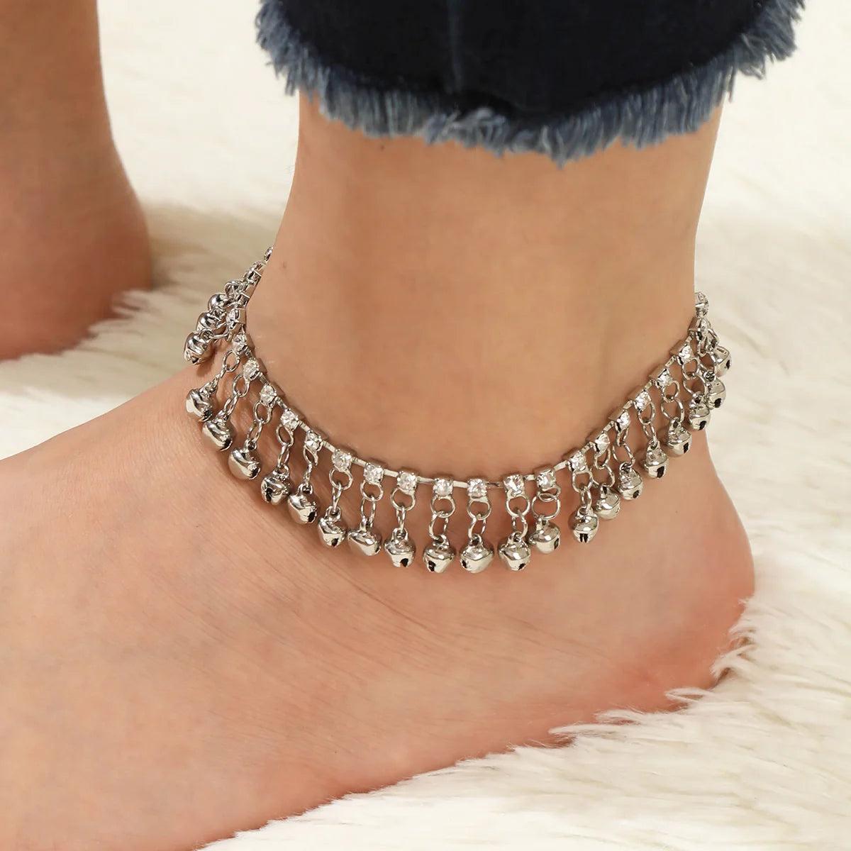 1PC Women's Fashion Trendy Single Row Small Bell Foot Chain Hand Decoration Outdoor Tourism Beach Banquet Party Holiday Gift