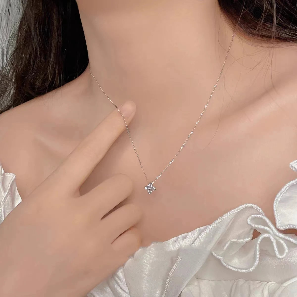 LGKGL Read S925 Sterling Silver Plated 18K Gold Sparkling Zircon Flower Necklace for Women Girl Exquisite Party Jewelry Gifts