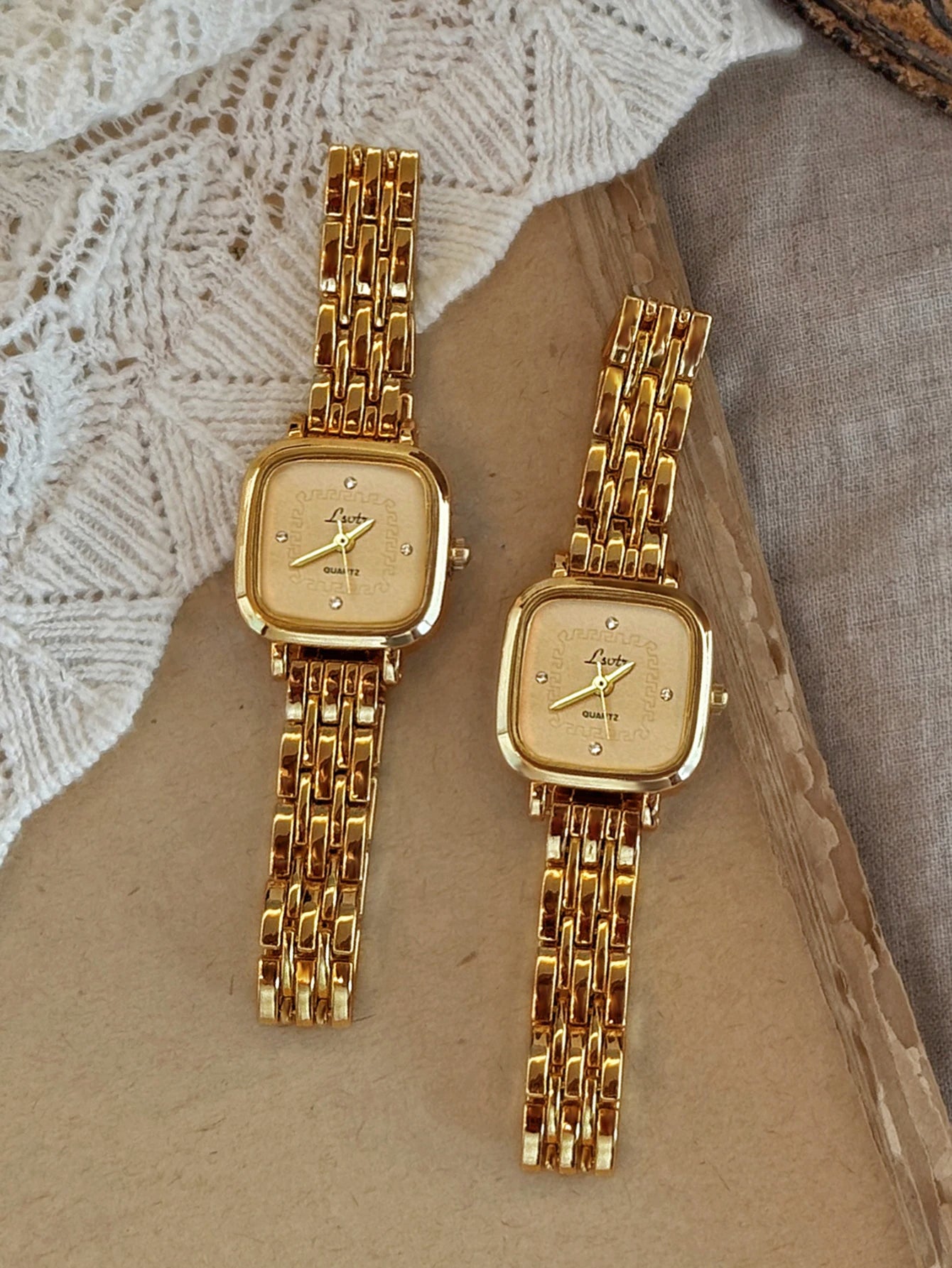 1Pc New French Retro Gold Small Dial Ladies Watch, Fashionable and Simple Waterproof, Luxurious and Elegant, Small Barrel-Shaped Ladies Quartz Watch, Suitable for Daily Wear, Dinners, and Other Occasions to Embellish the Wris