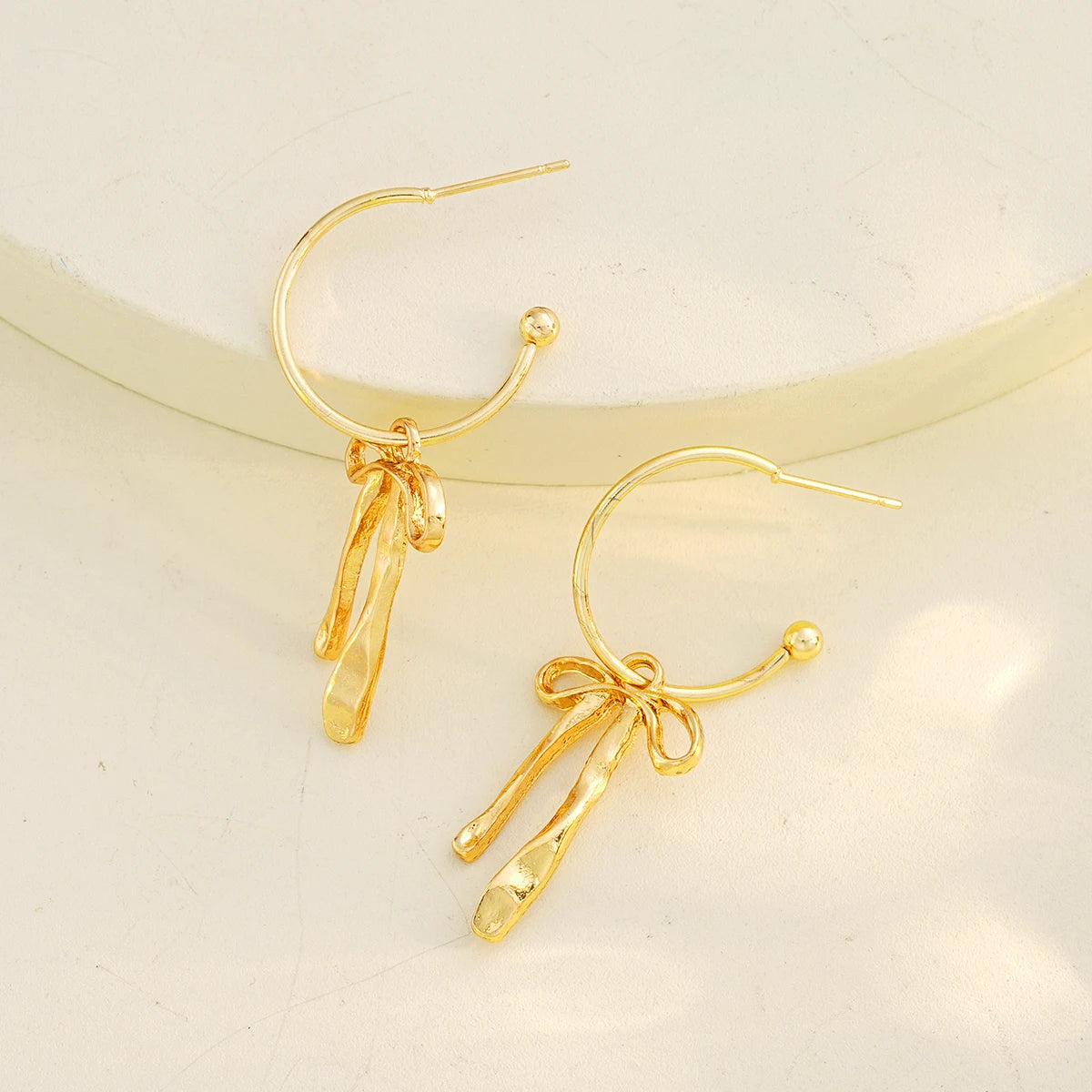 New Luxury Fashion Bowknot Earrings Retro Soft Versatile Gold Color Tassel Stud Earring Jewelry For Daily Wear By Women Gifts