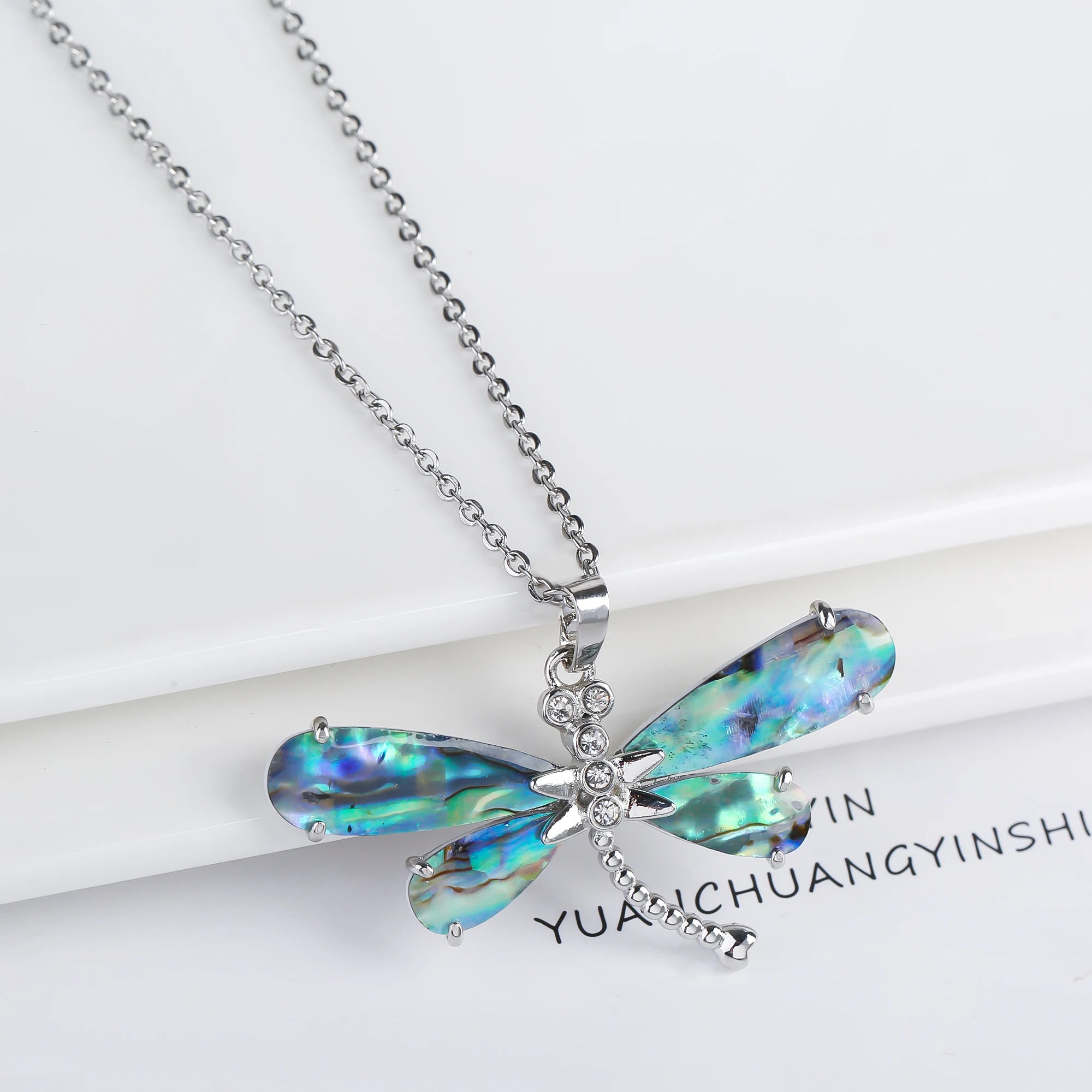 New Creative Natural Shell Design Insect Butterfly Dragonfly Pendant Necklace Personalized For Woman Party Vintage Jewelry Gift
