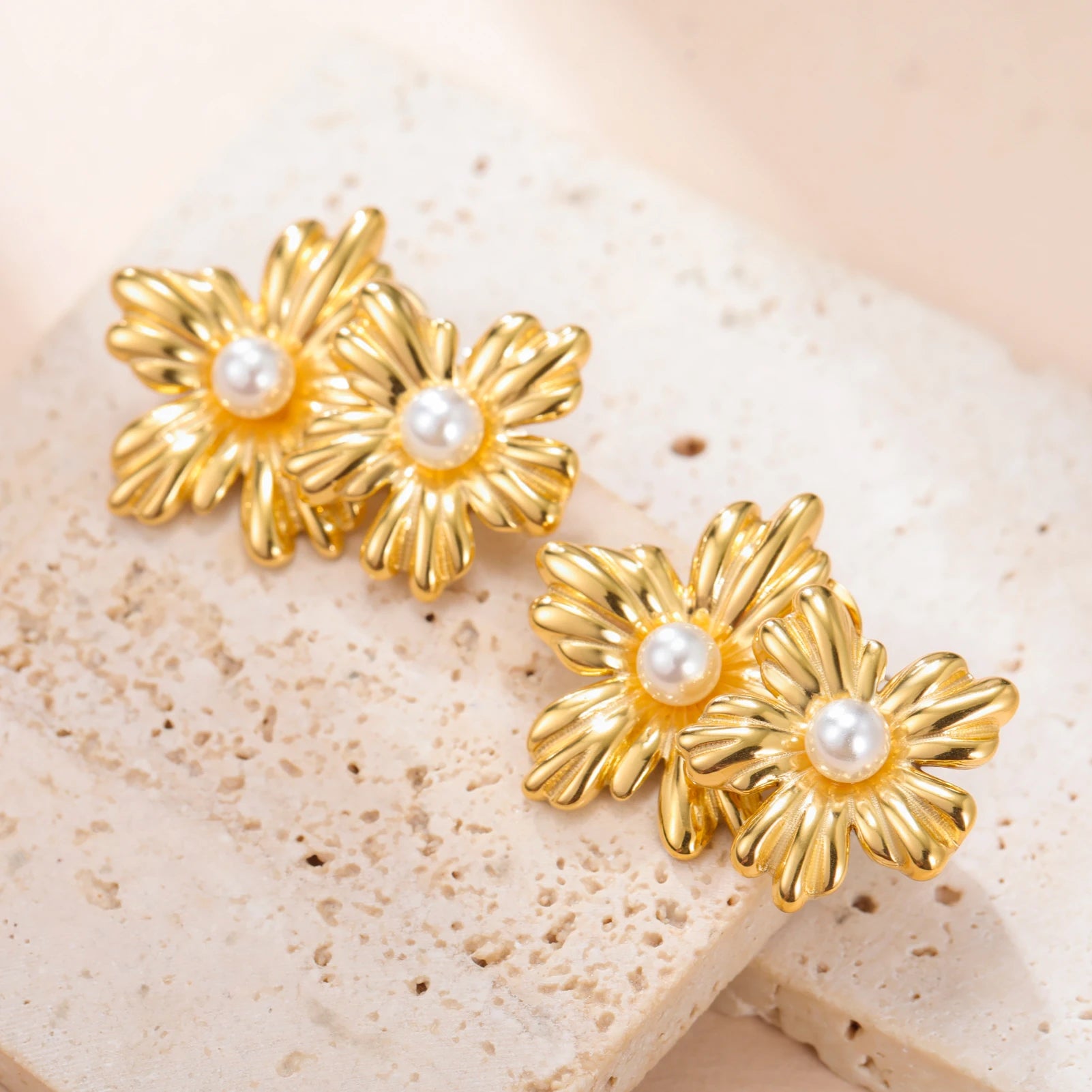 Lucktune Cute Flower Stud Earrings Stainless Steel Earrings For Women Luxury Gold Color Jewelry Woman Accesories Party Gifts