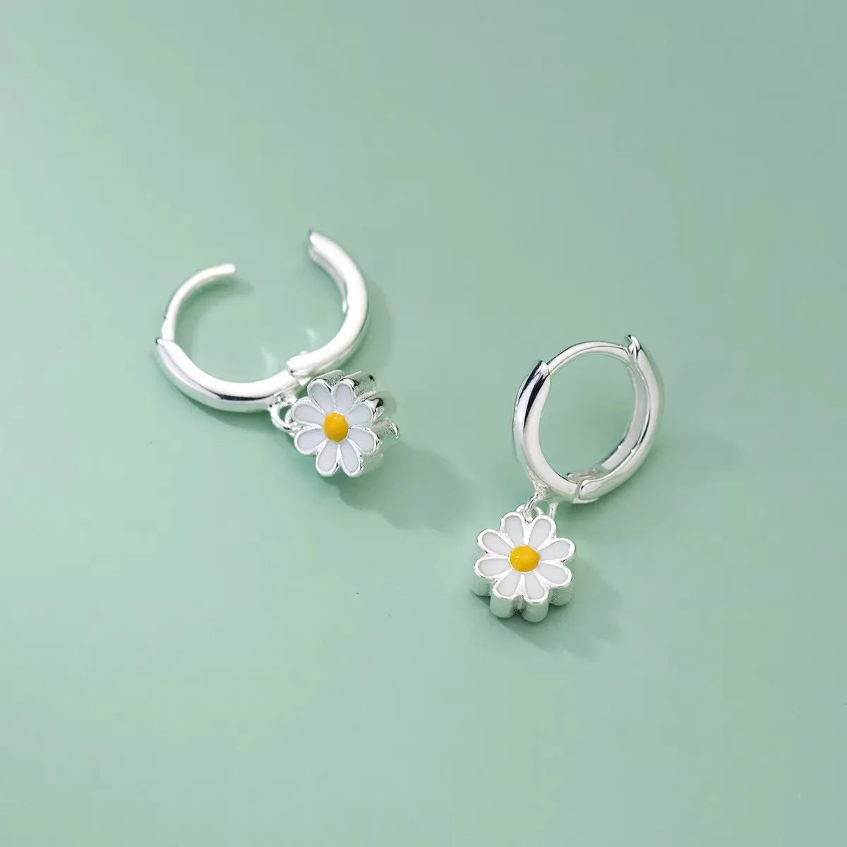 Dainty Tiny Layered Gold Plated Copper Metal Paved CZ Huggie Hoop Earrings for Women Girls Luxury Elegant Catilage Hoops Jewelry