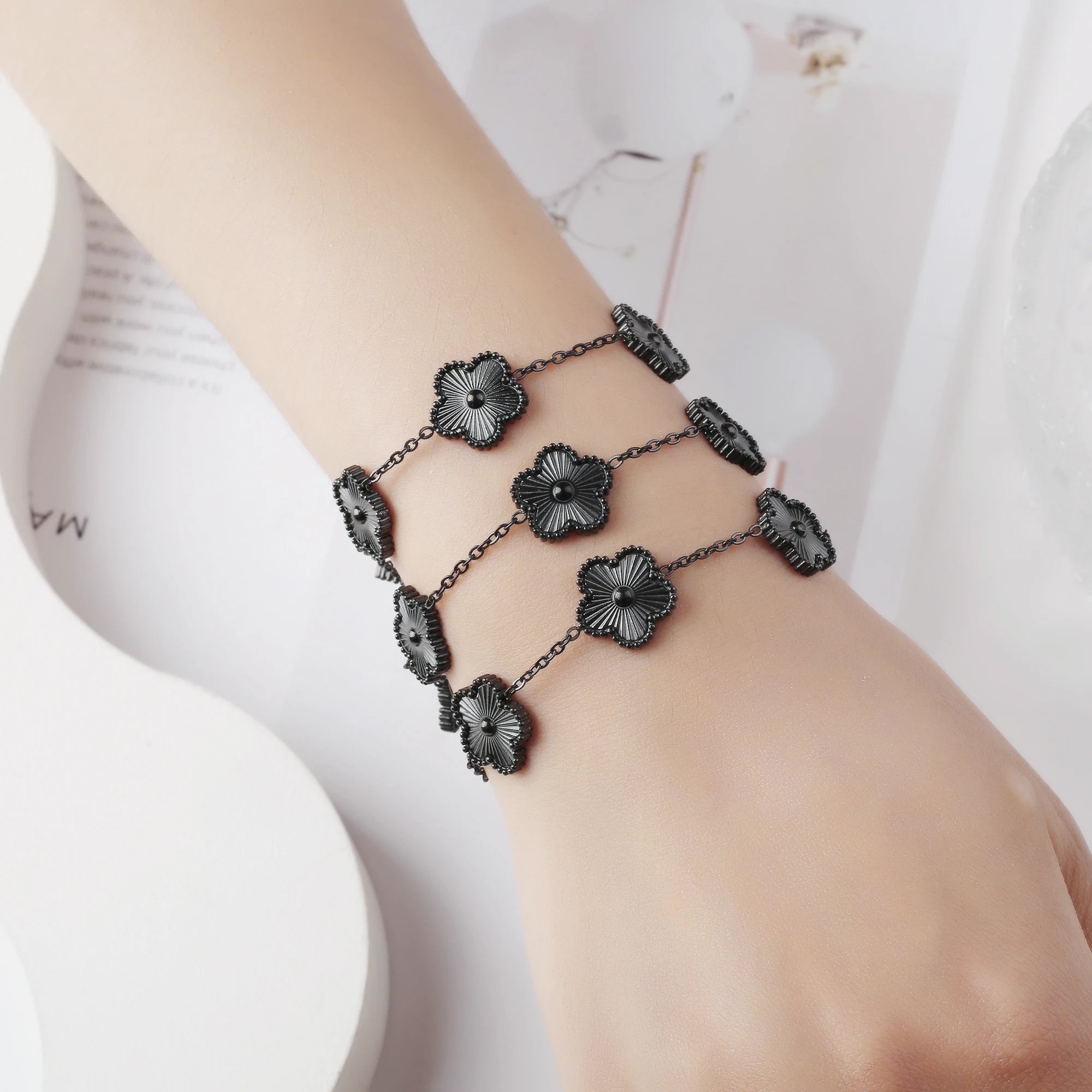 Gold Plated Hot Sale 316L Stainless Steel Plant Five Leaf Flower Bracelet Classic For Woman New Fashion Party Jewelry Clover