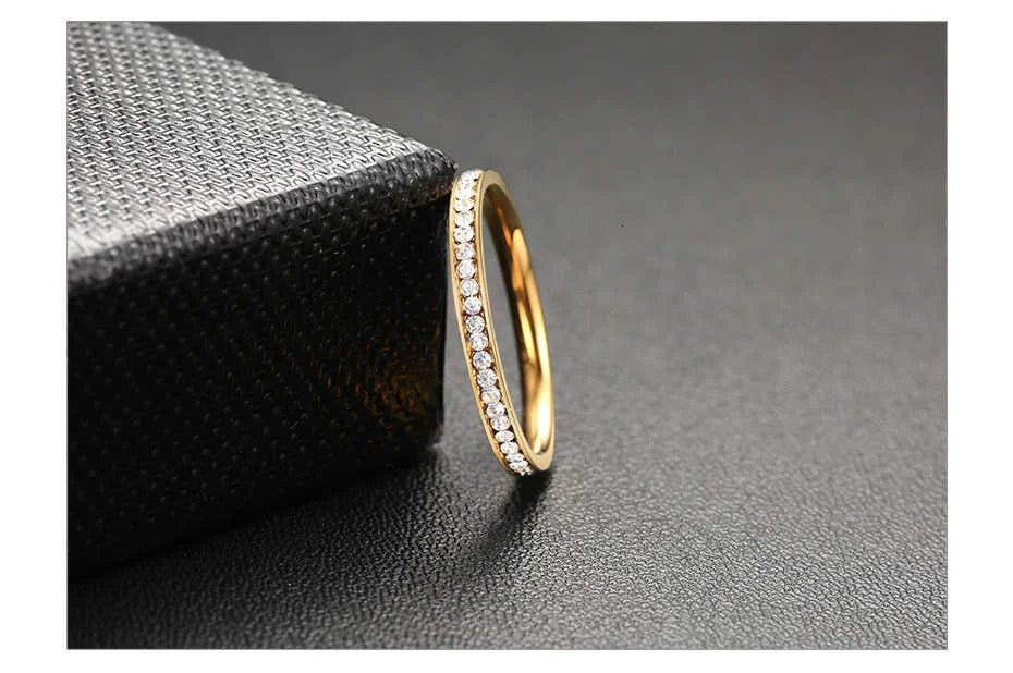 Vnox 2mm Bling CZ Stones Ring for Women Lady Gold Color Stainless Steel Shinny Crystal Finger Band Elegant Jewelry