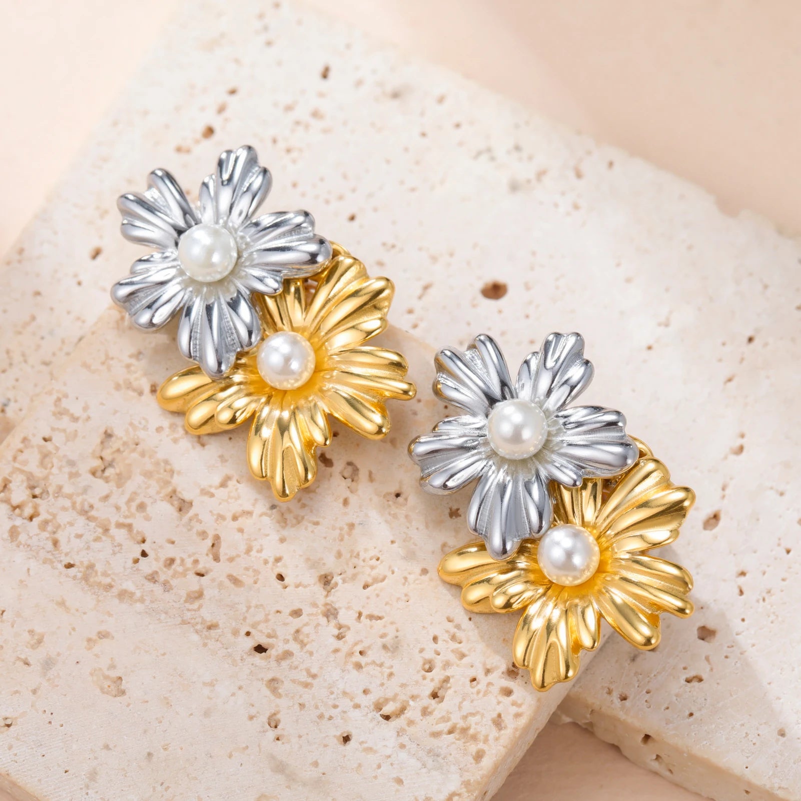 Lucktune Cute Flower Stud Earrings Stainless Steel Earrings For Women Luxury Gold Color Jewelry Woman Accesories Party Gifts