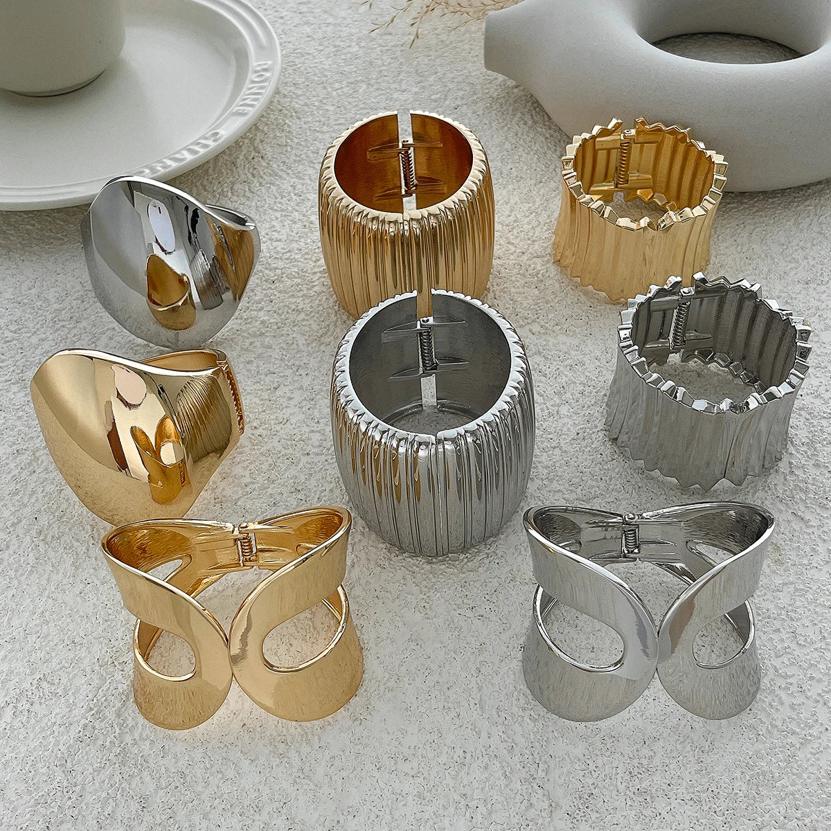 Ingemark 4 Styles Exaggerated Punk Smooth Big Chunky Open Cuff Bangles for Women Gold Color Spring Bracelets Men Hand Jewelry