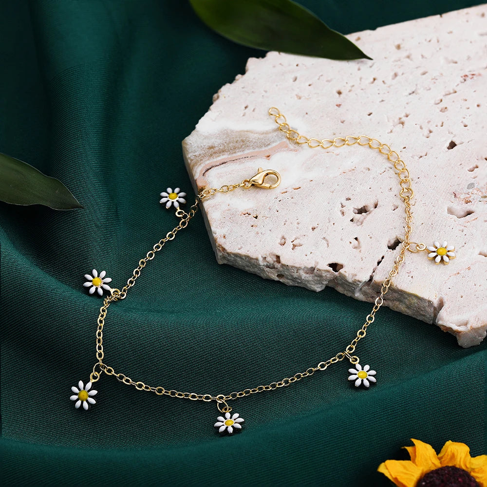 Elegant Daisy Flower Anklet with Handmade Pearl Chain Anklets for Women Summer Beach Sandals Accessories Bracelet on The Leg