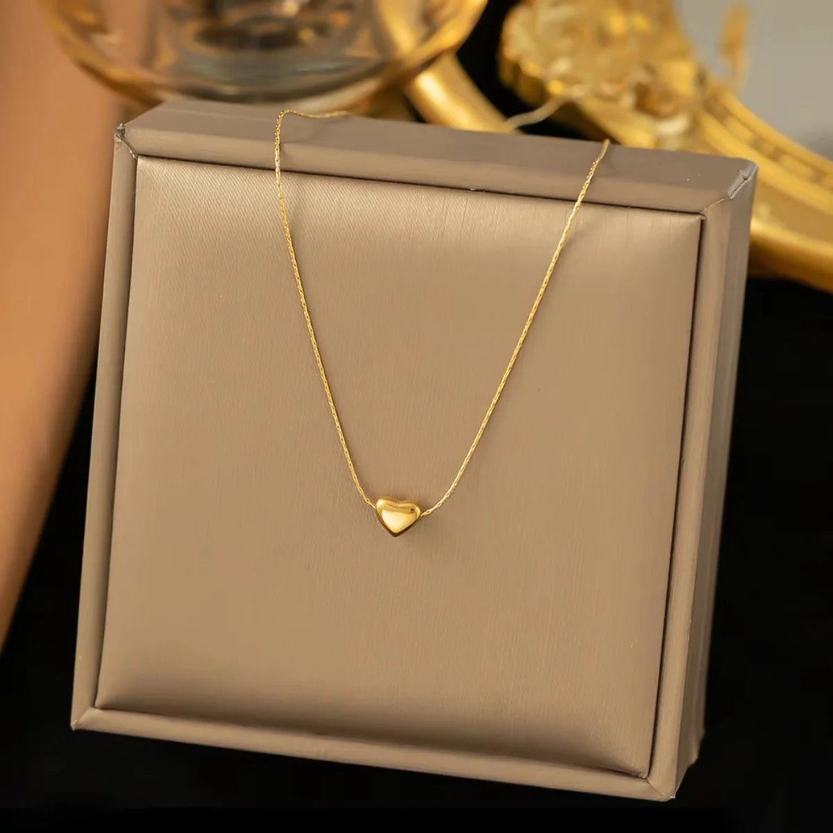 Exquisite Tiny Love Heart Pendant Necklace For Women Men Minimalist Stainless Steel Small Heart Clavicle Chain Wedding Jewelry