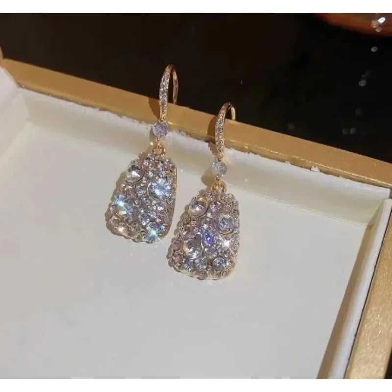 2024 New Hot Korean Beautiful Exquisite Fashion Long Shiny Gypsophila Earrings party Jewelry Exquisite Gifts Wholesale