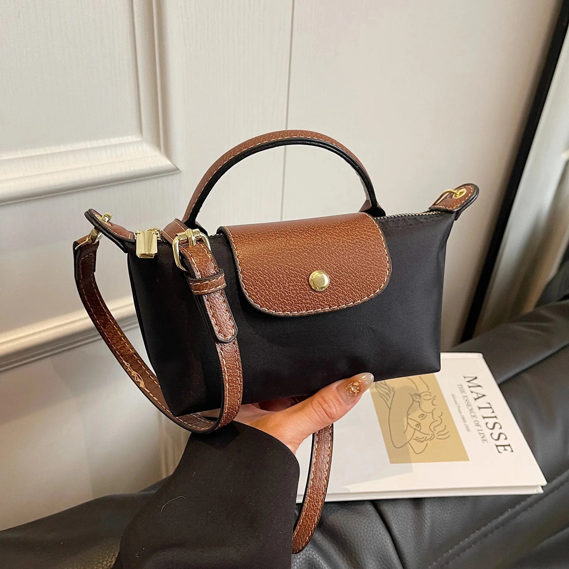 Retro Fashion Nylon Dumpling Bag Women's Crossbody Handbag Soft Polyester Lining Zipper Closure Shoulder Bag Handbag