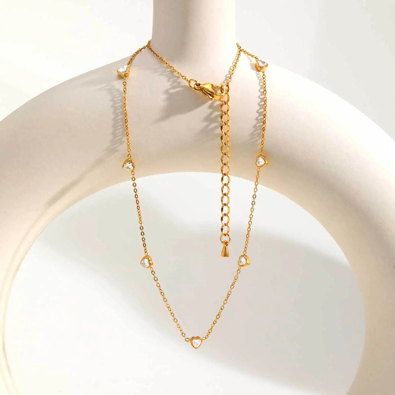 Vnox Shiny CZ Stones Heart Chain Necklace For Women,18k Gold Plated Simple 45cm Length Collar, Love Statement Jewelry Gift
