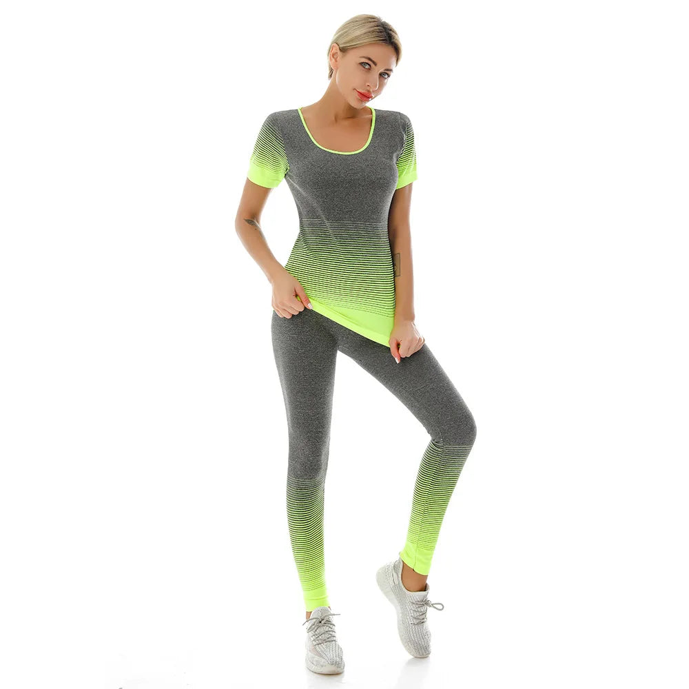 2 Piece Yoga Set - Gradual Changing Sports Bra & Leggings