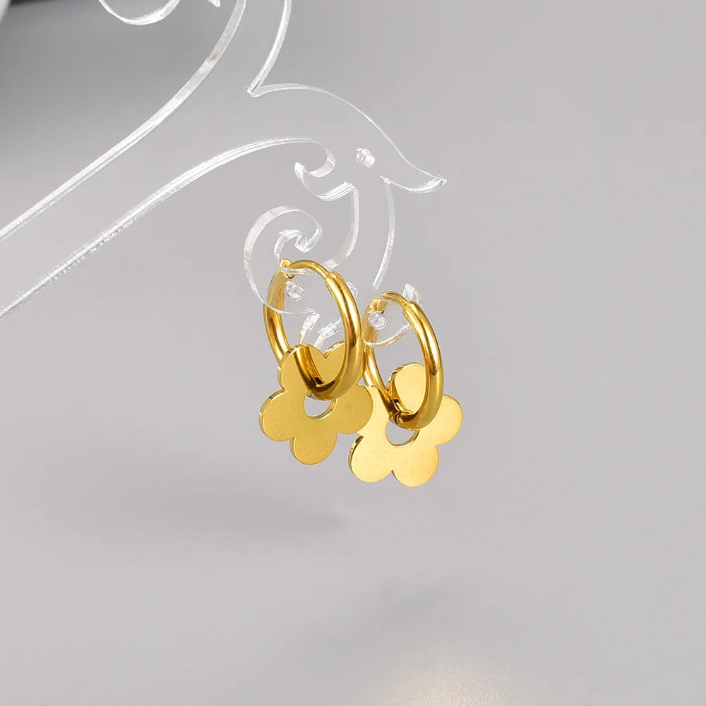E114 European and American style Christmas cute flower earrings, stainless steel plated with 18K real gold, popular earring manu