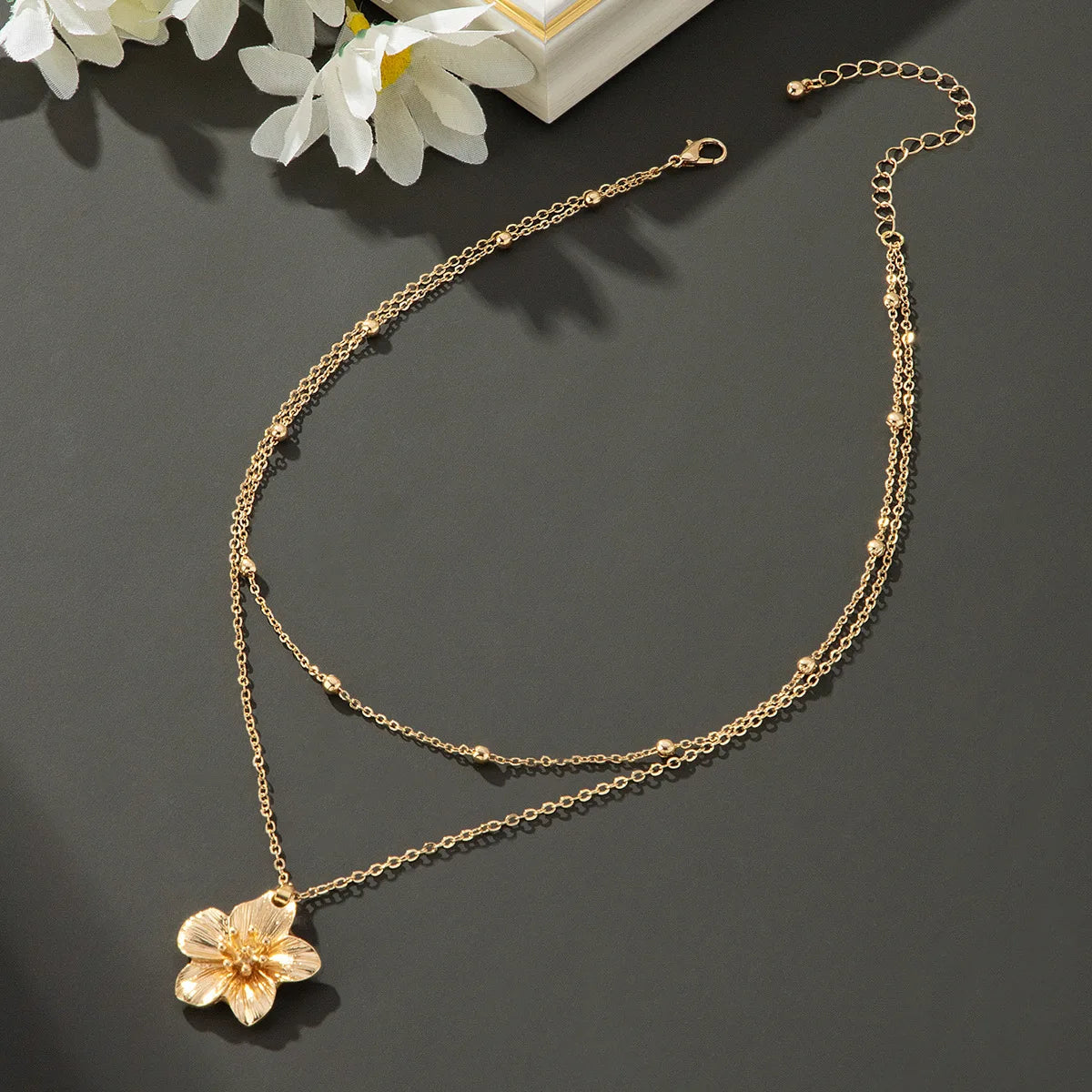 LATS New Fashion Metal Wrinkled Stereoscopic Flowers Pendant Necklace for Women Charm Temperament Clavicle Chain Party Jewelry
