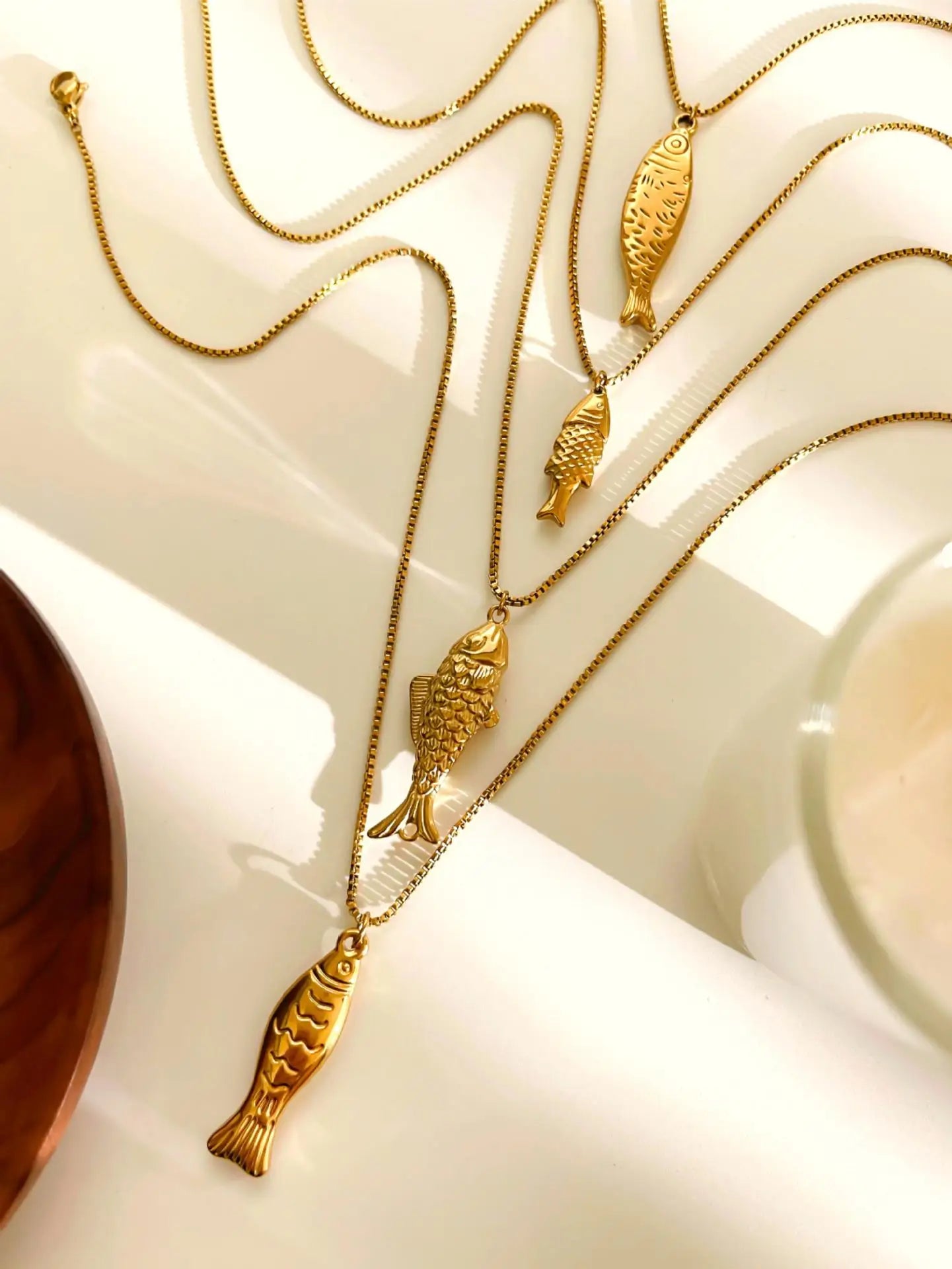 1/2pcs/Lot Cute Stainless Steel Gold Plated Small Fish Pendant Necklace for Women New Waterproof Beach Party Jewelry Summer Gift