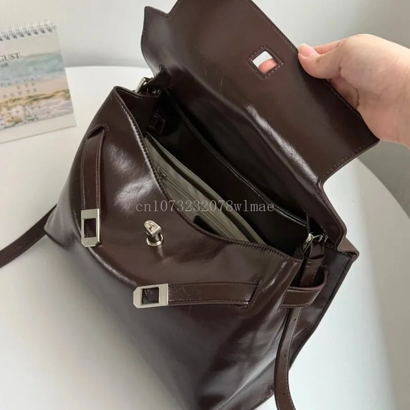 New Luxury Designer Shoulder Bags for Women Fashion Casual Large Capacity Handbag Armpit Bag Soft Pu Leather Tote Commute Bag