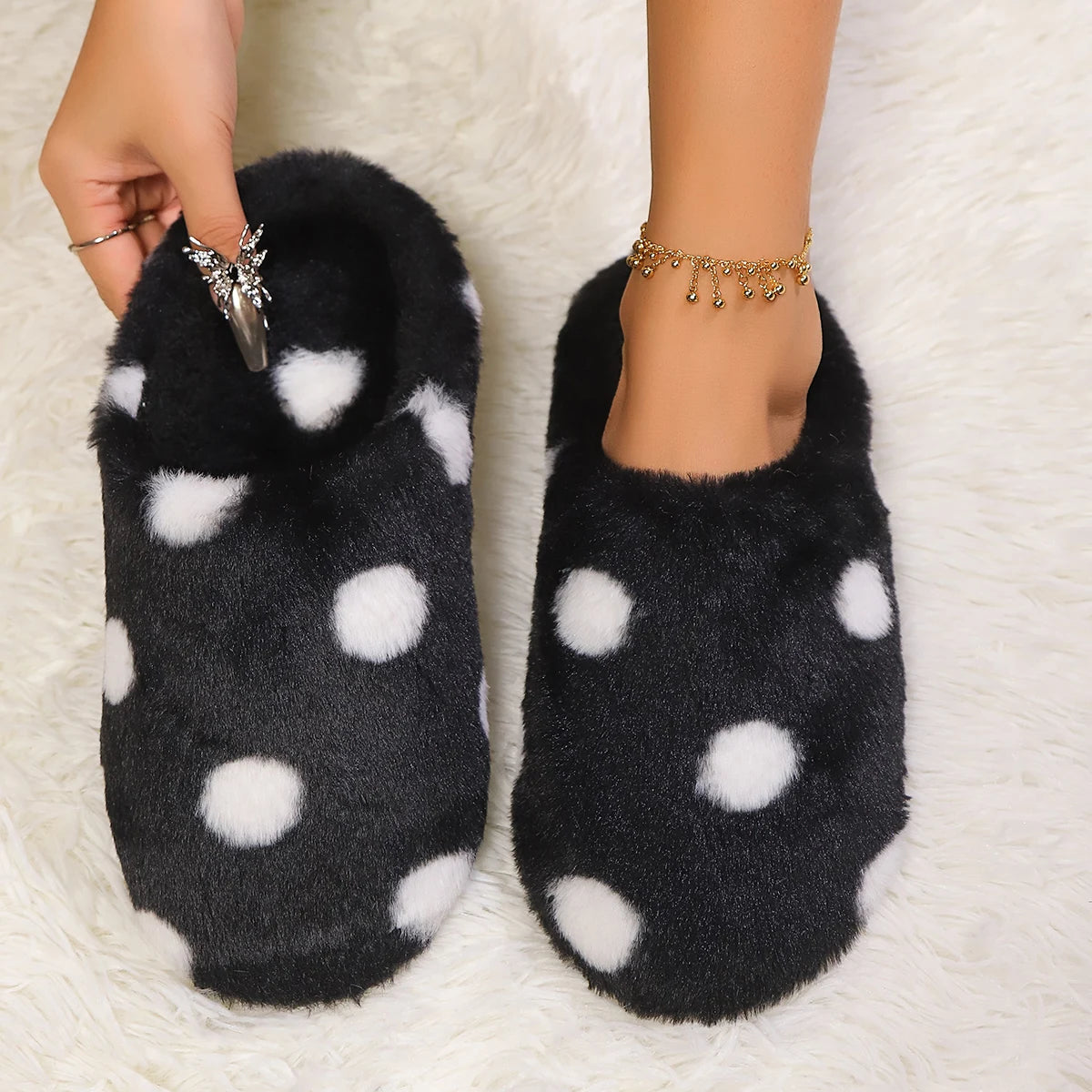 Winter Women's Heart-Shaped Slippers Love Mute Soft Sole Shoes Indoor Comfortable Cute Silent Carpet Light Living Room