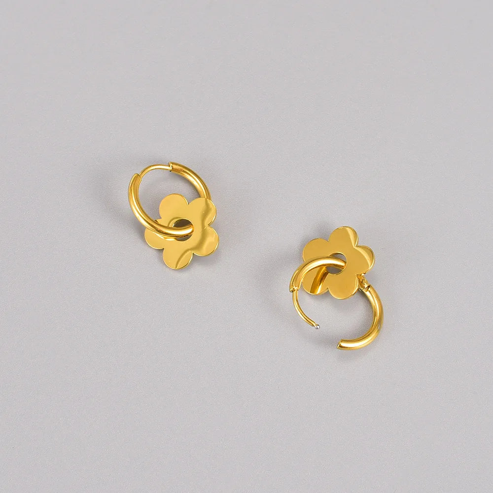 E114 European and American style Christmas cute flower earrings, stainless steel plated with 18K real gold, popular earring manu