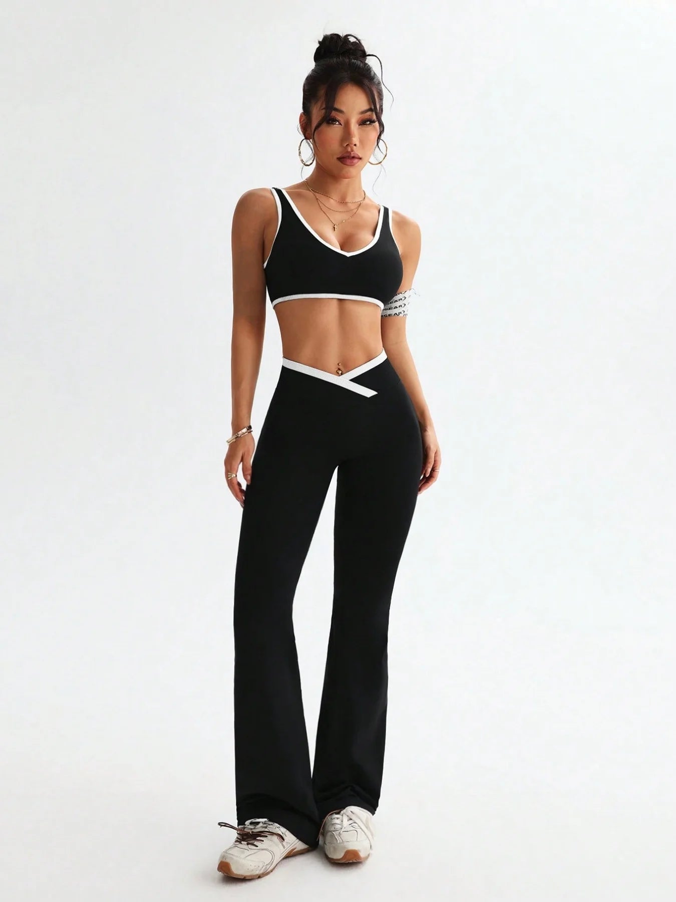 Color Blocking Sports Set - Shockproof Yoga Tummy Control Fitness